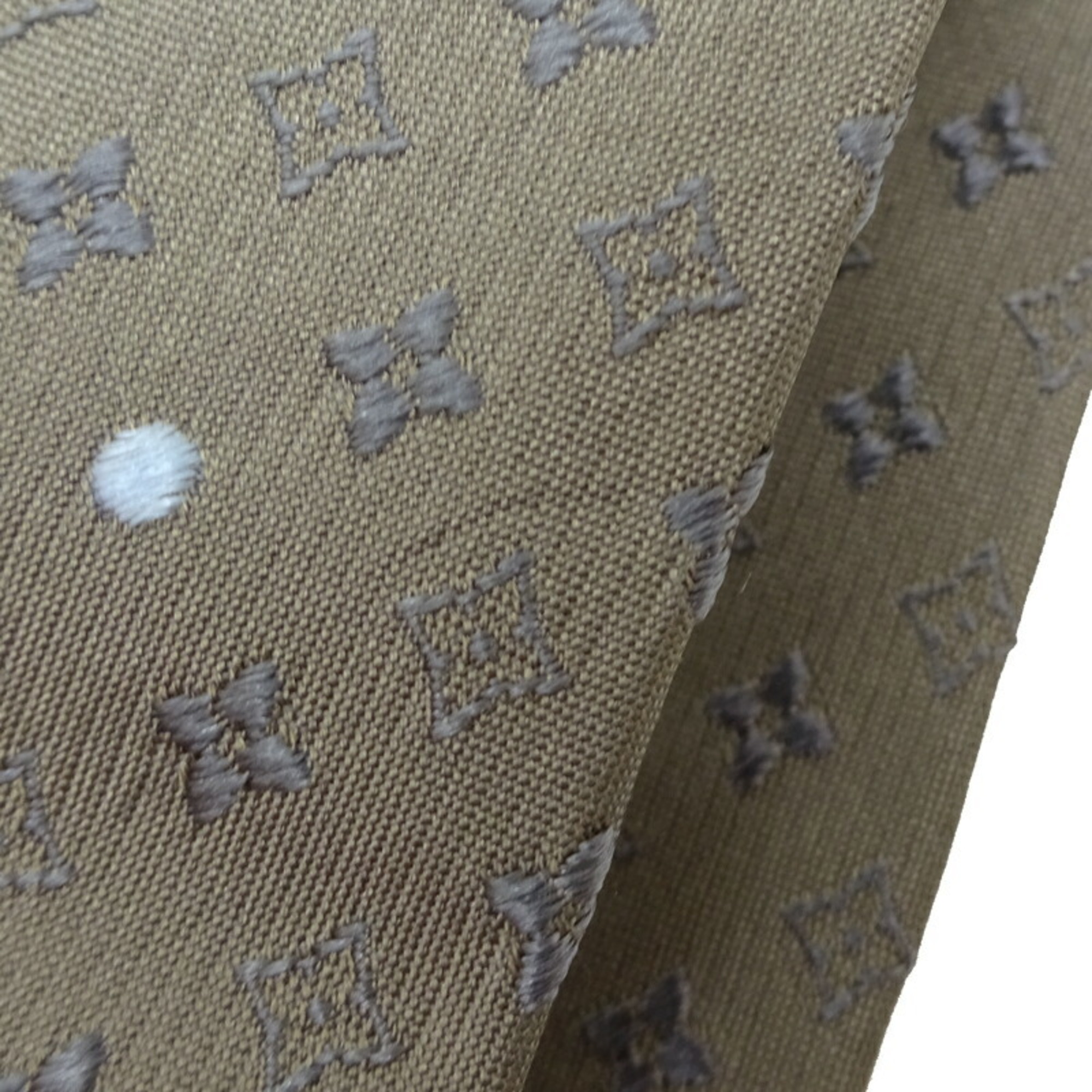 Louis Vuitton Men's Tie 100% Silk Grey