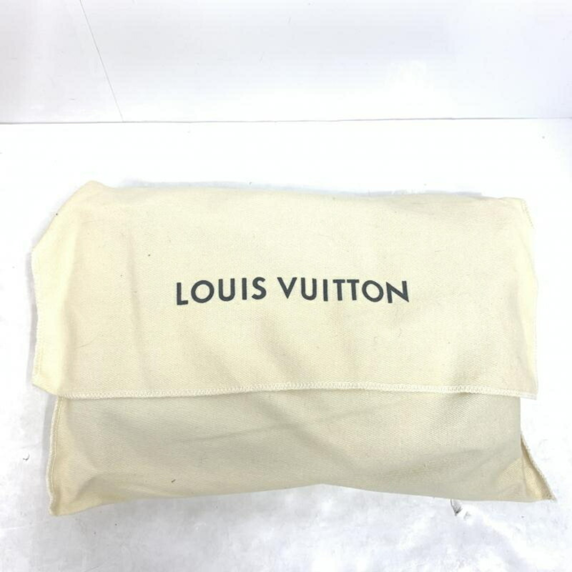 LOUIS VUITTON Taiga Baikal Second Bag M30186 Louis Vuitton