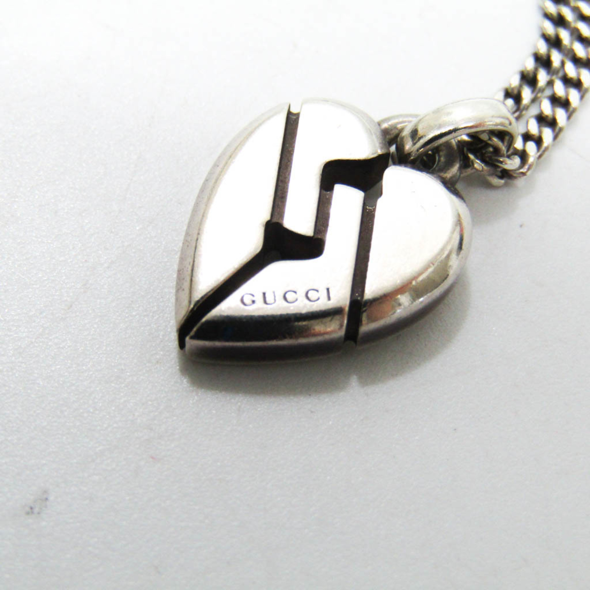 Gucci Knot 313463 Silver 925 No Stone Men,Women Casual Pendant Necklace (Silver)