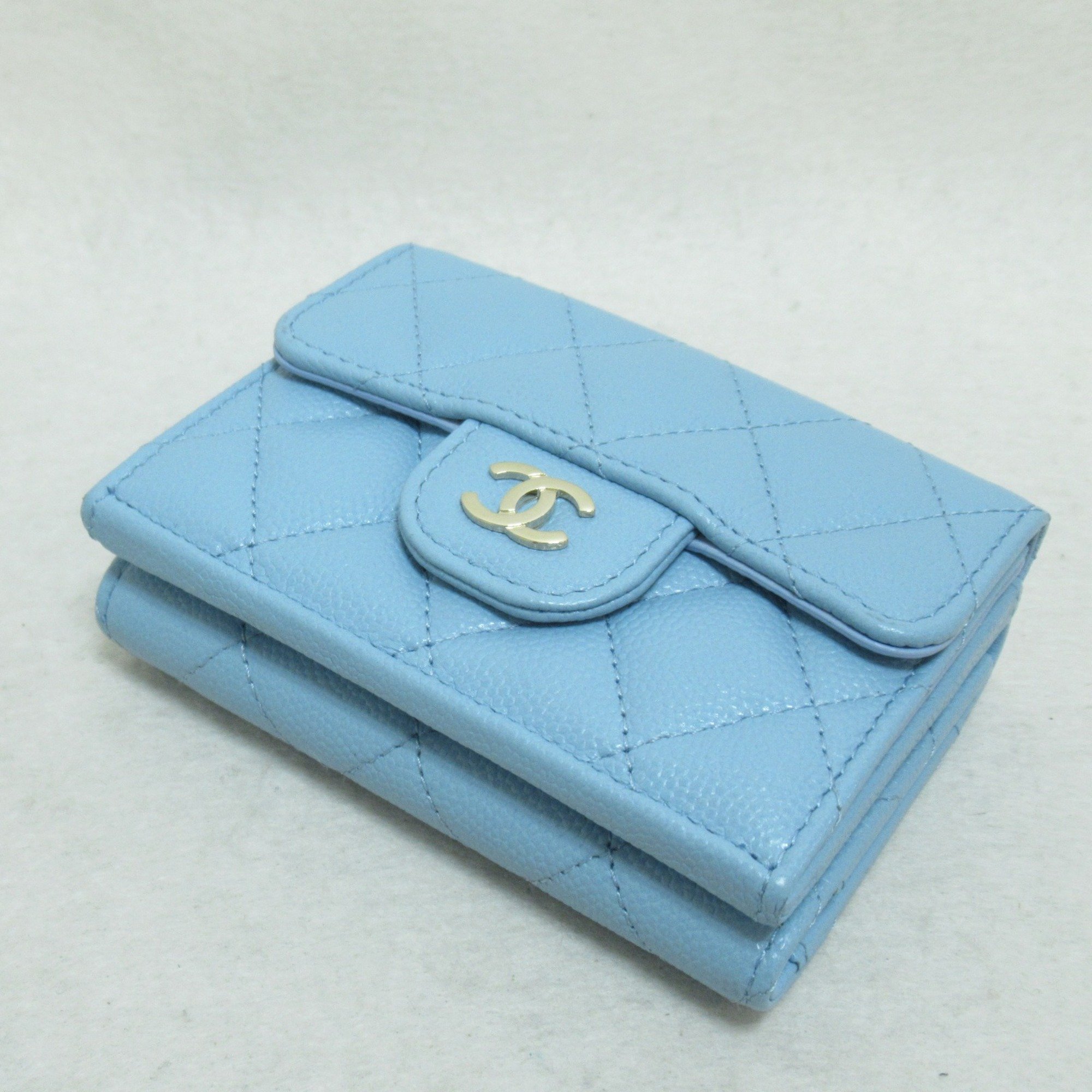 CHANEL Tri-Fold Wallet Blue Caviar Skin (Grained Calf)