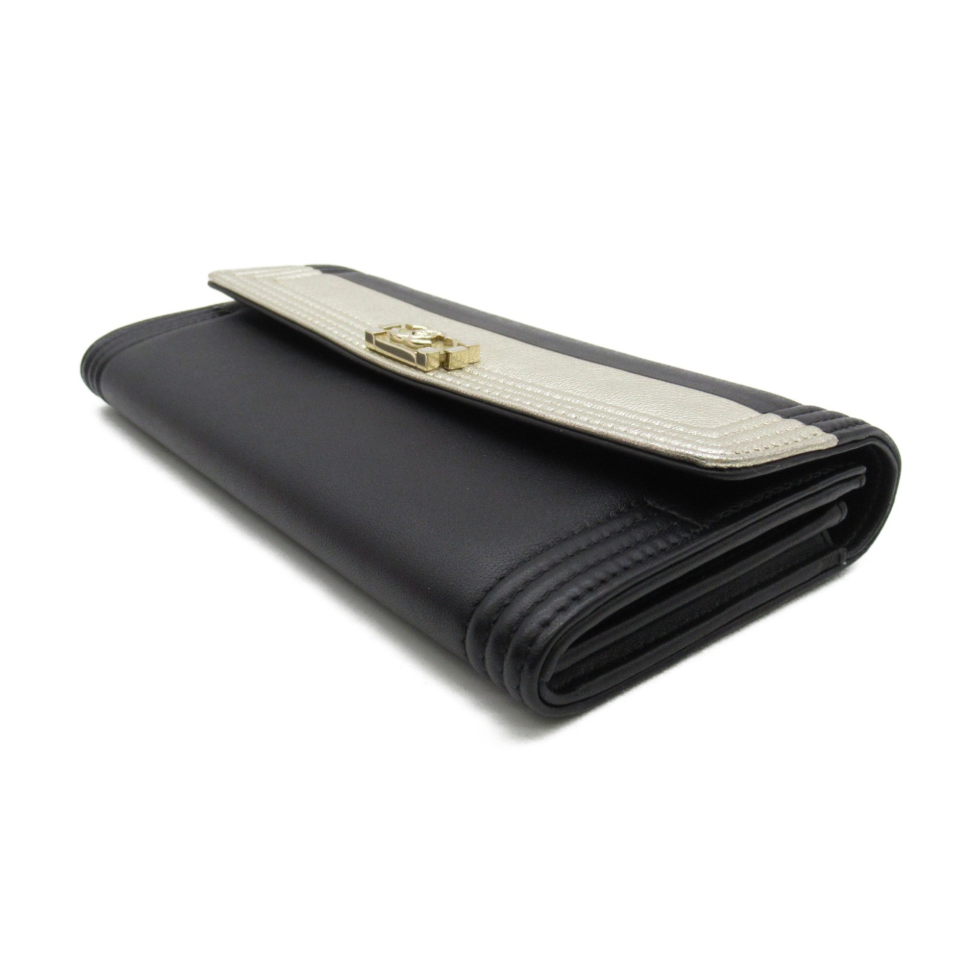 CHANEL Bifold long wallet Black Lambskin (sheep leather) Calfskin (cowhide)