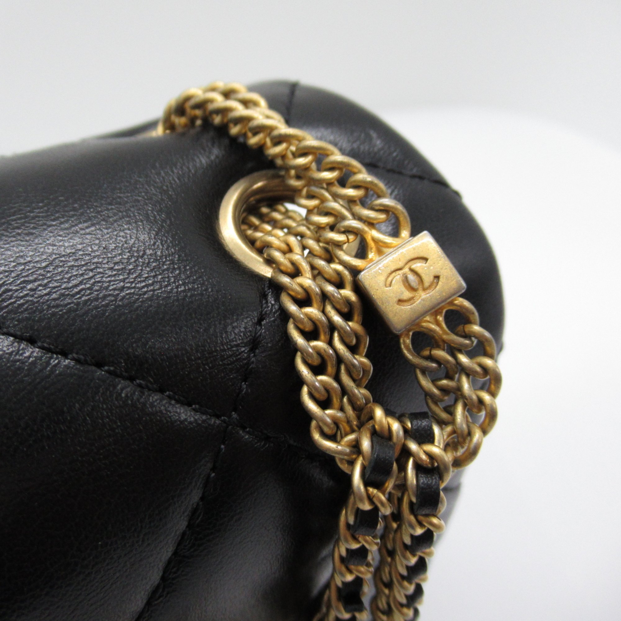 CHANEL CHANEL19 ChainShoulder Bag Black Lambskin (sheep leather)