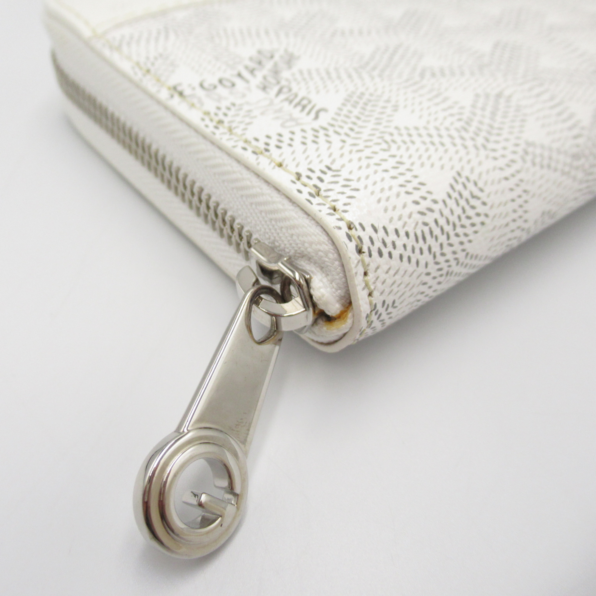 GOYARD Round long wallet White leather