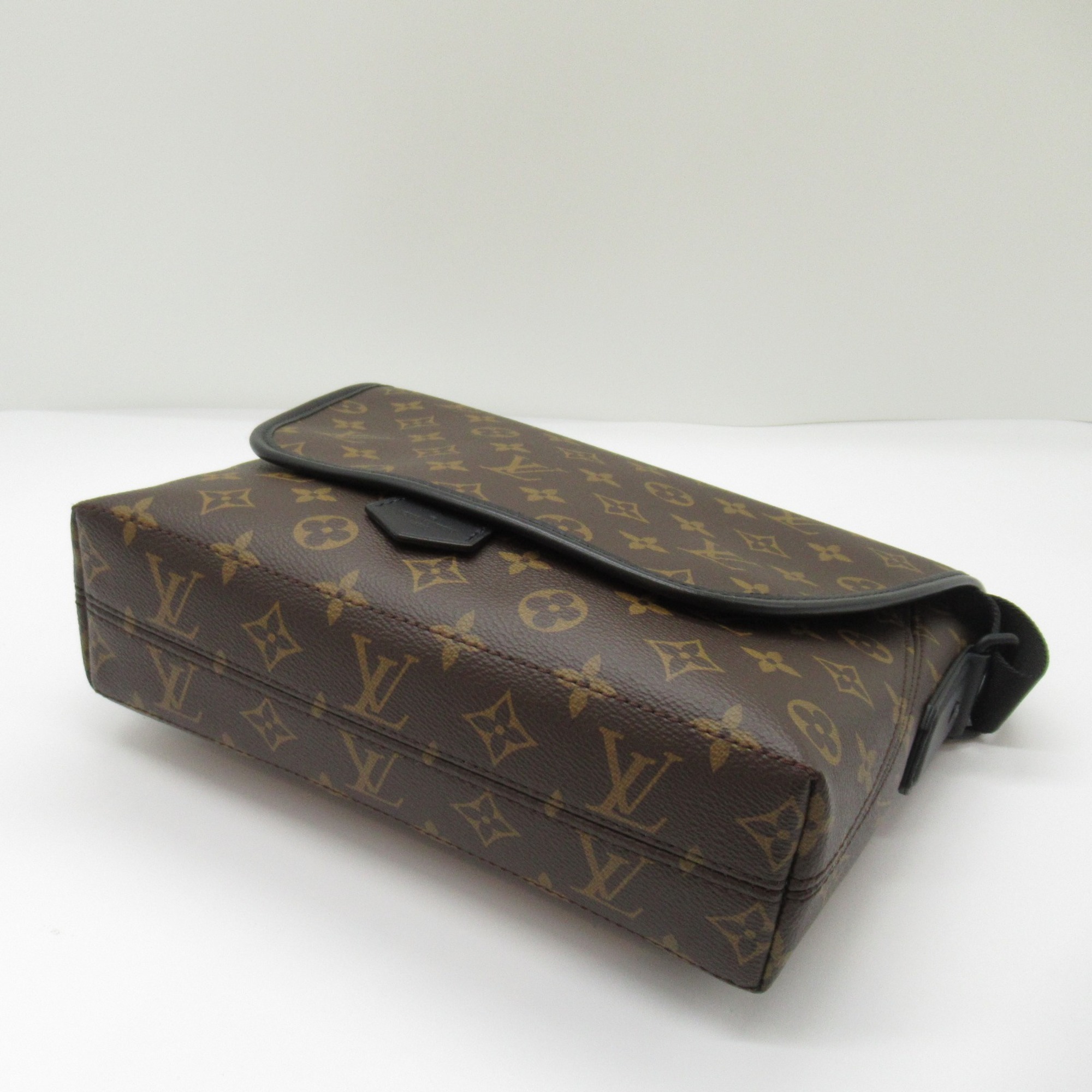 LOUIS VUITTON Magnetic messenger Brown Monogram macassar PVC coated canvas M45557