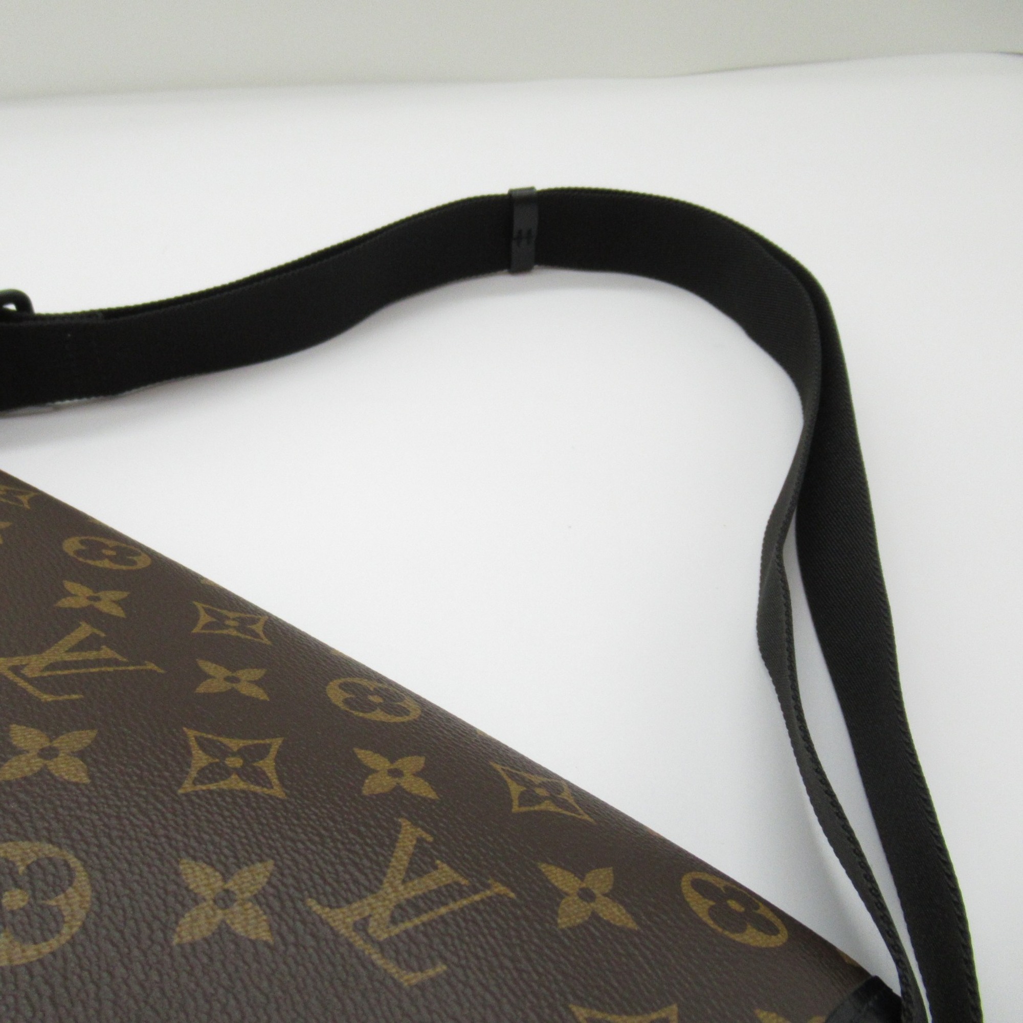 LOUIS VUITTON Magnetic messenger Brown Monogram macassar PVC coated canvas M45557