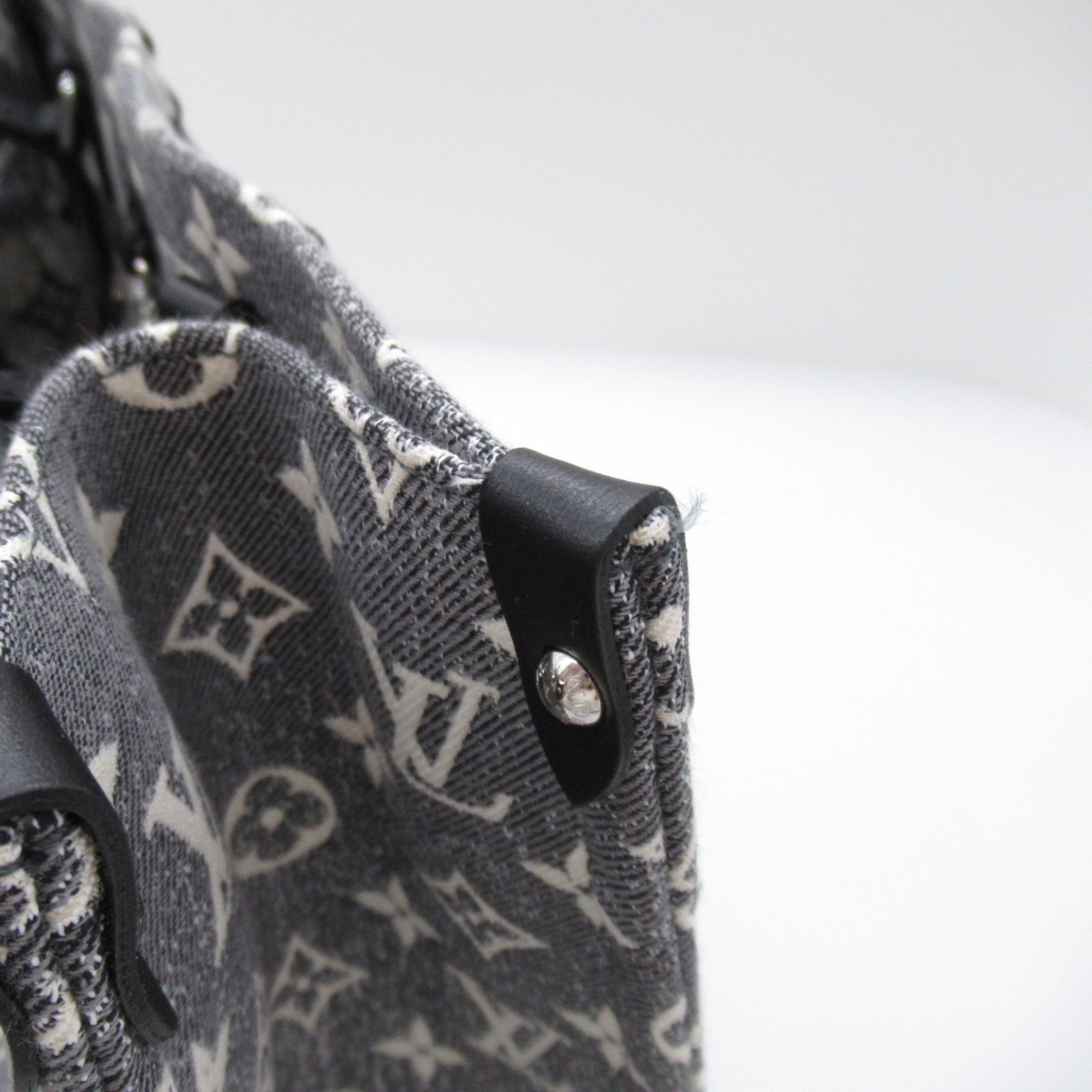 LOUIS VUITTON On the Go MM Gray Monogram /Jacquard denim M46448