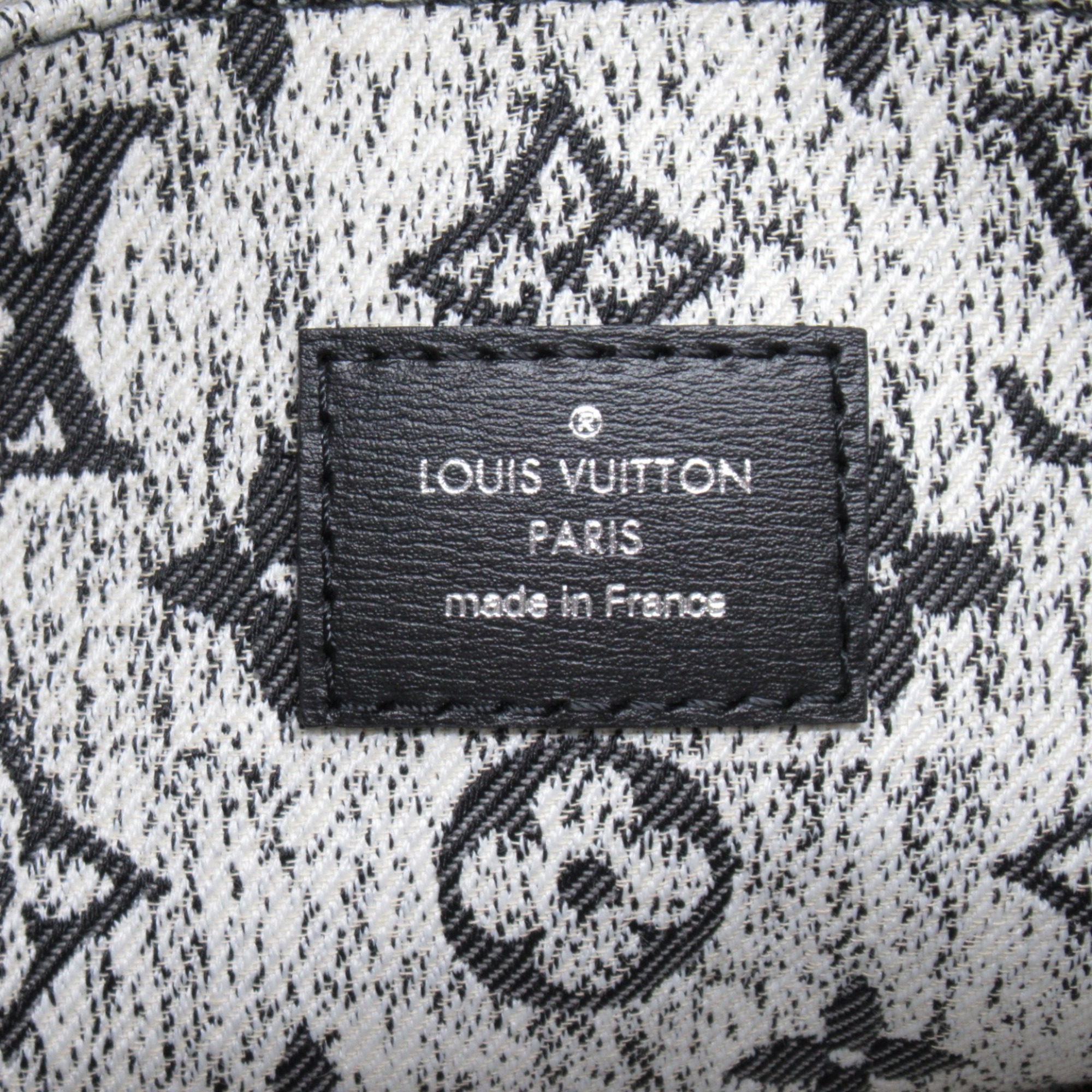 LOUIS VUITTON On the Go MM Gray Monogram /Jacquard denim M46448