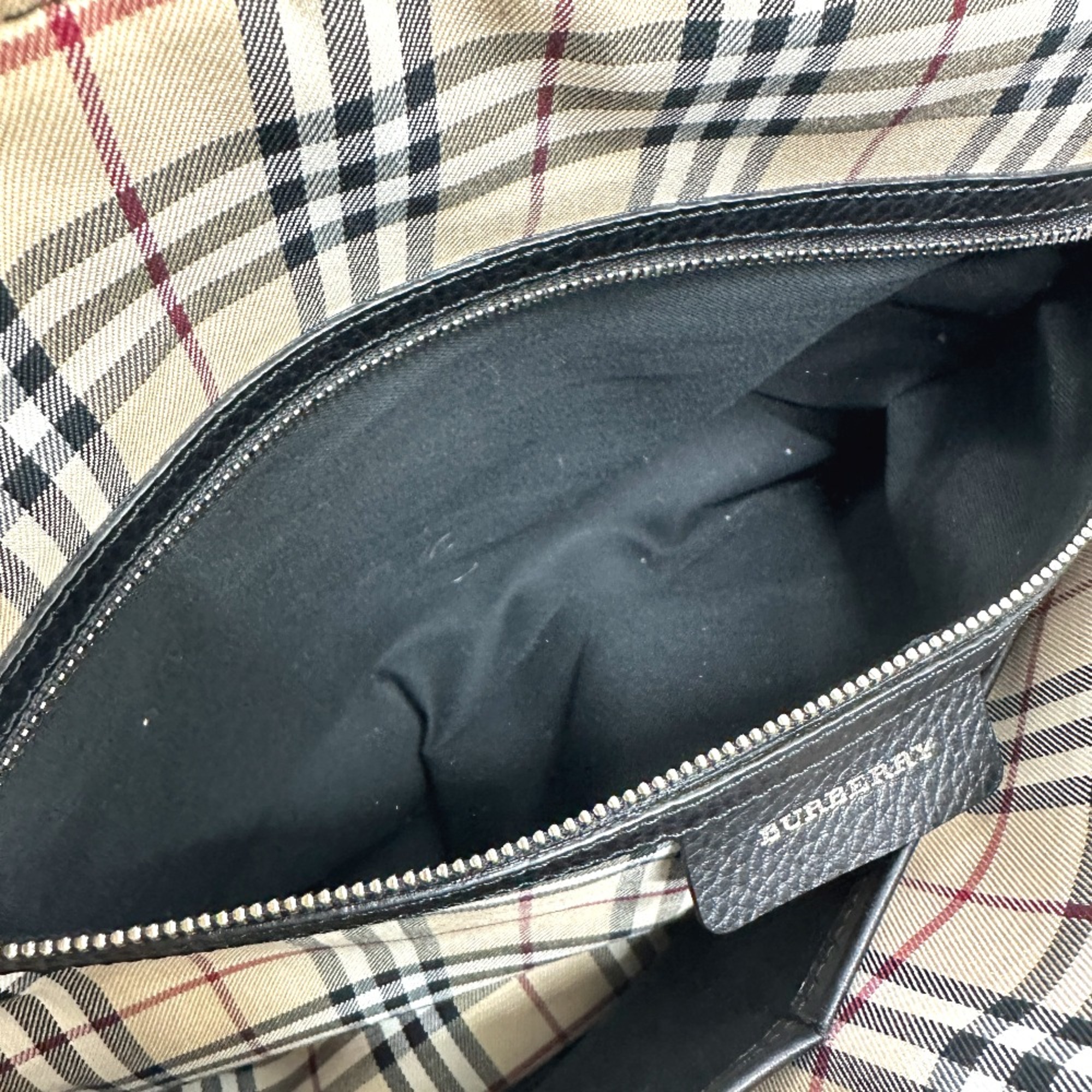 Burberry shawl/logo Bag Duffle Bag Black SilverHardware