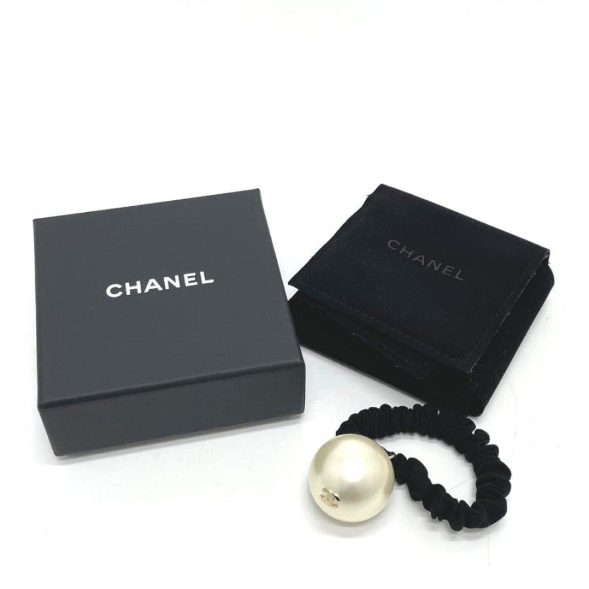 Chanel CC Mark F22V Hair rubber Black x White