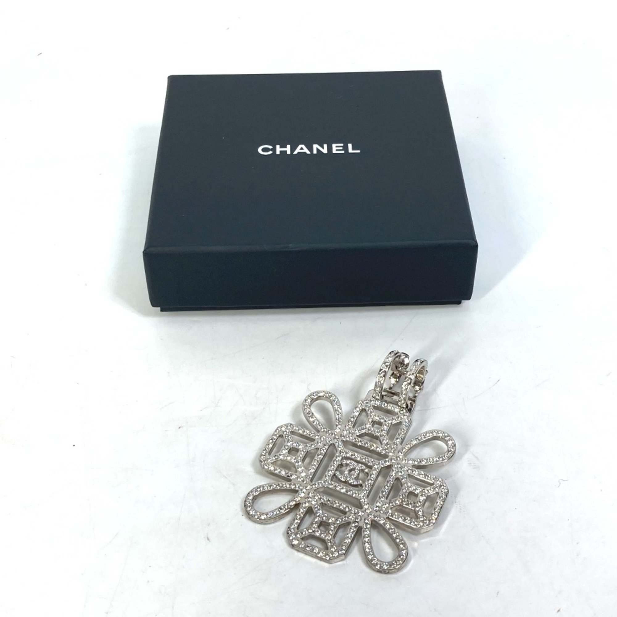 Chanel CC Mark CC B17S Accessories for one side only Earrings Silver