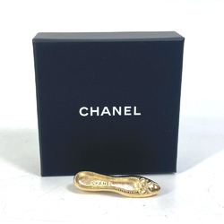 Chanel pumps motif B23A accessories Brooch Gold