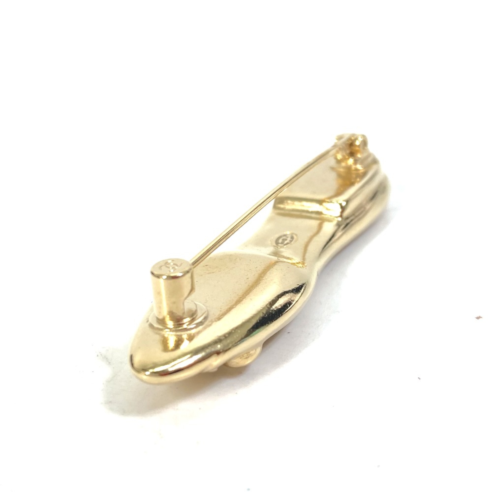 Chanel pumps motif B23A accessories Brooch Gold