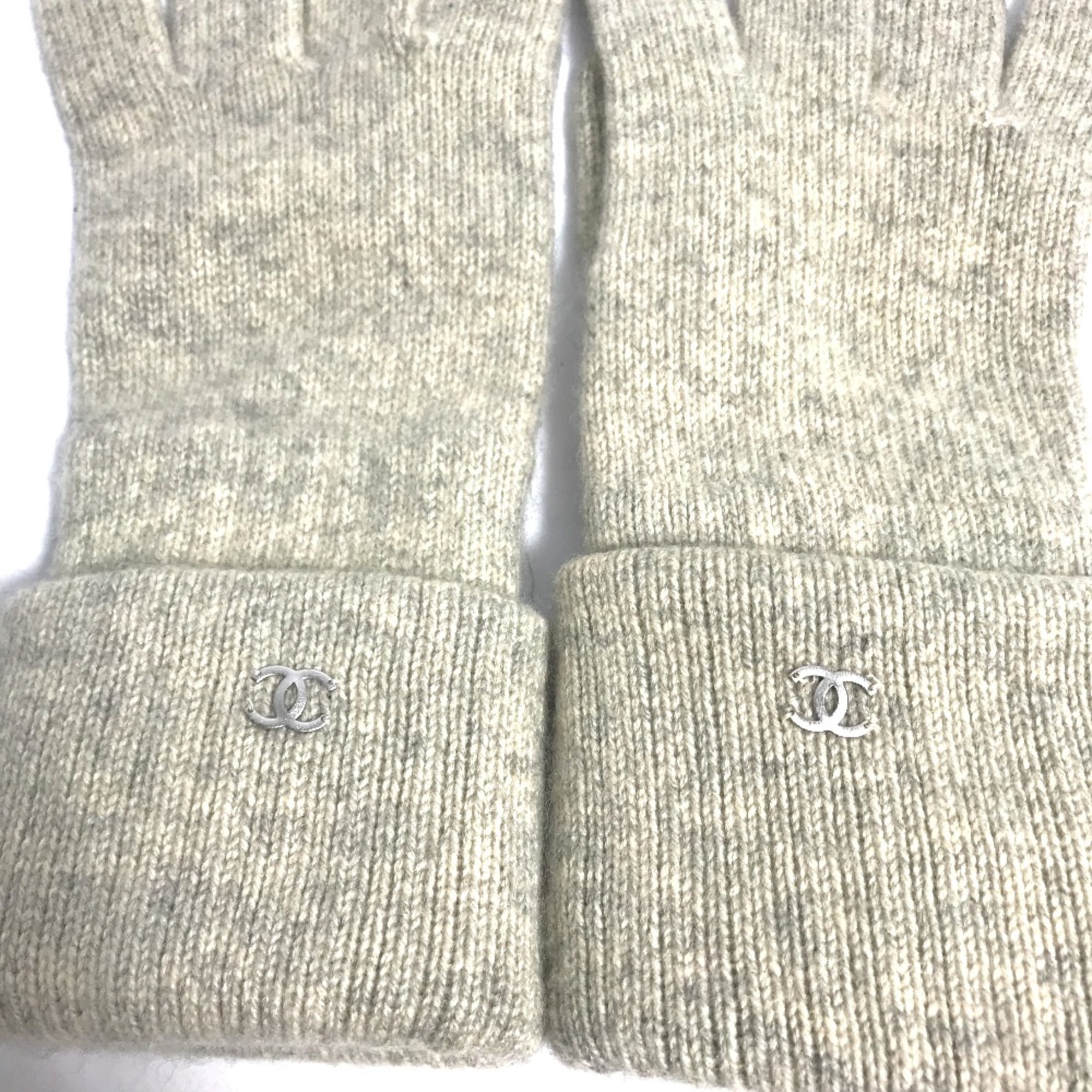 Chanel Glove gloves BeigeBased