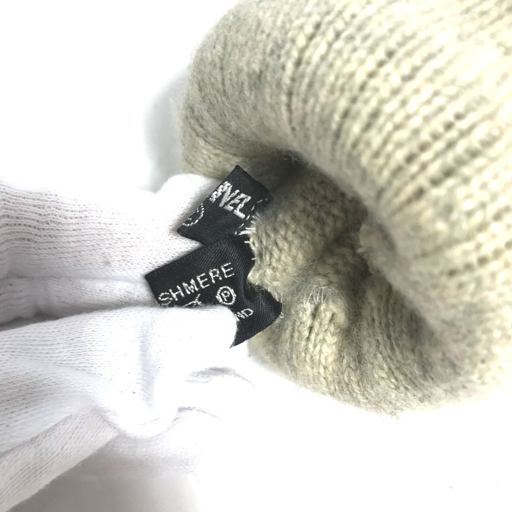 Chanel Glove gloves BeigeBased