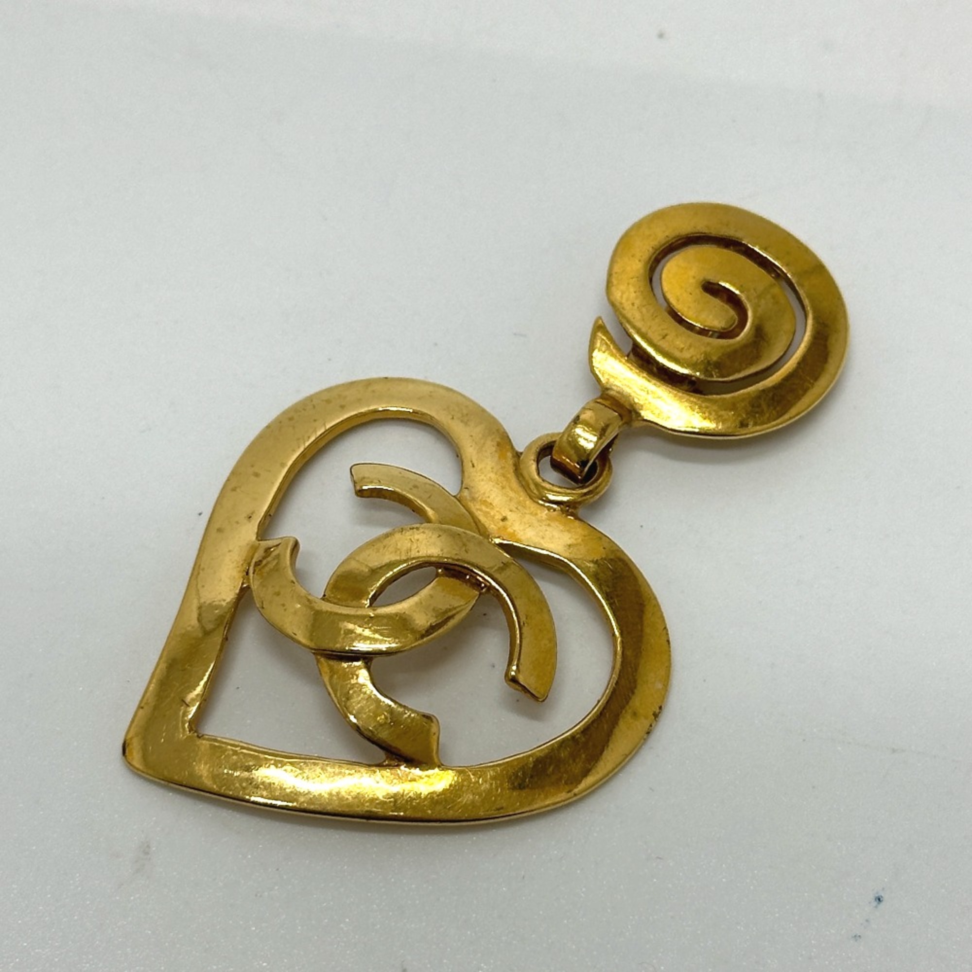 Chanel CC Mark Heart 95P Earrings Gold