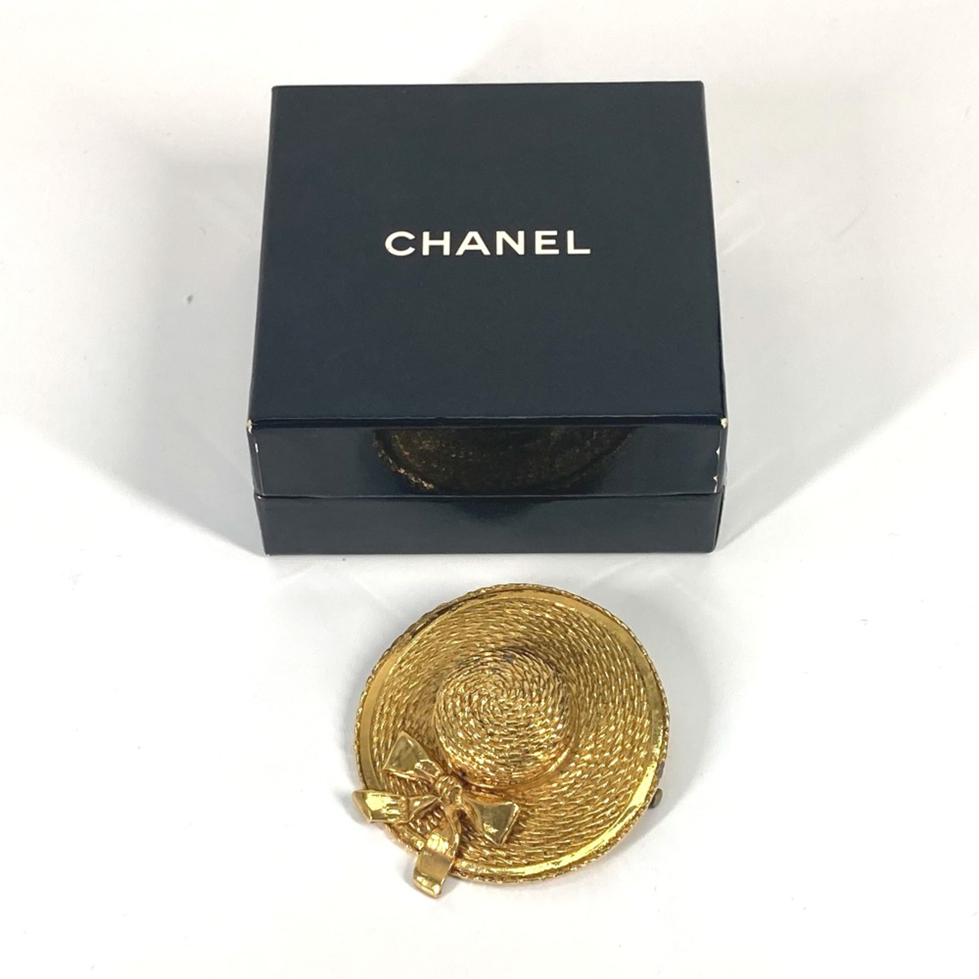 Chanel vintage Accessories Brooch Gold