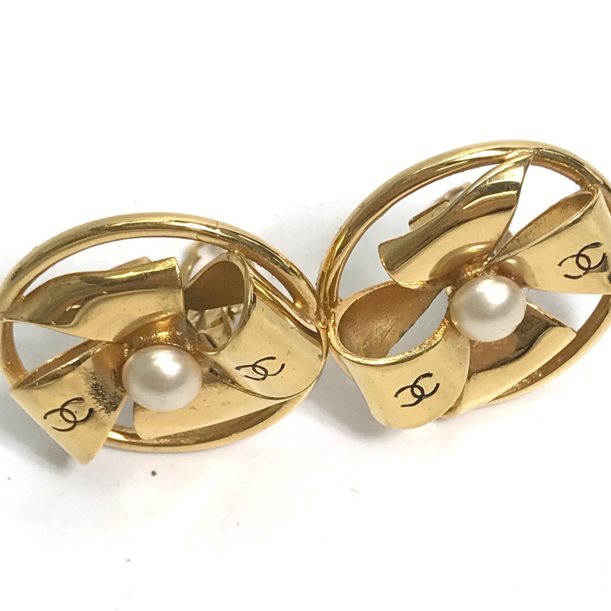 Chanel vintage CC Mark Earrings Gold