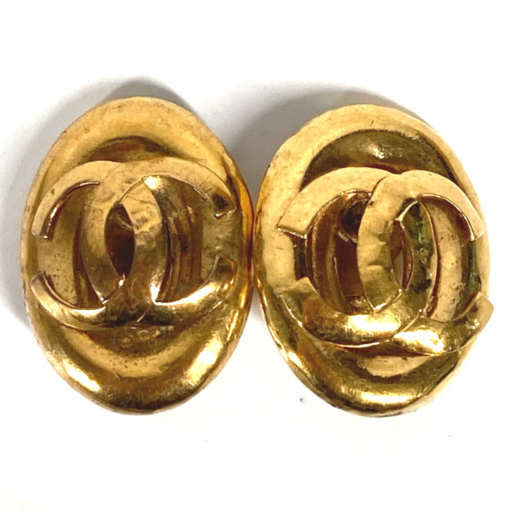 Chanel vintage accessories round Earrings Gold