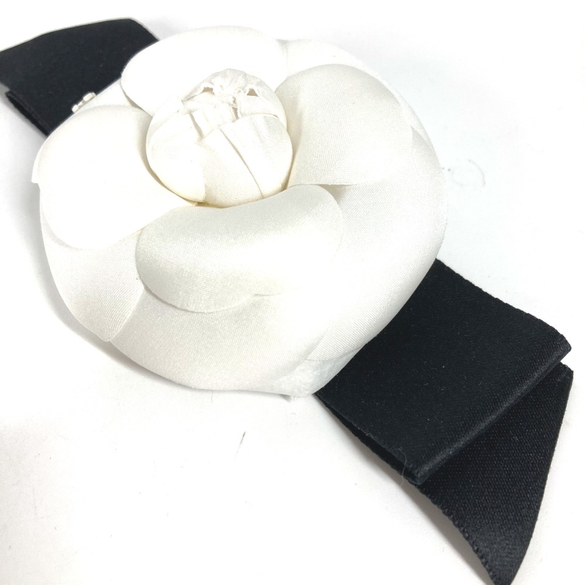 Chanel AA9146 23S Accessories CC Mark Bicolor Brooch Black White