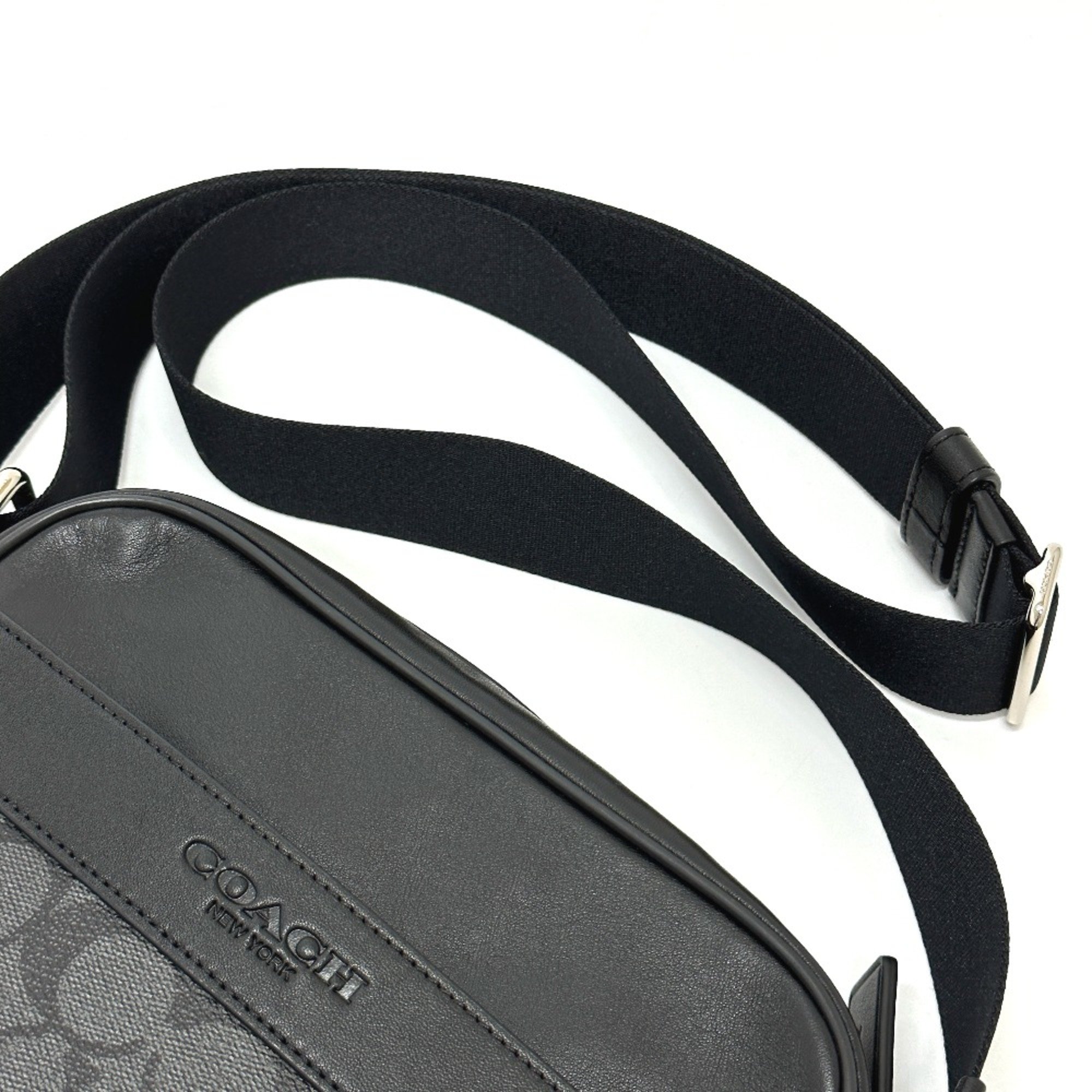 coach F71764 Flight Shoulder Bag Black