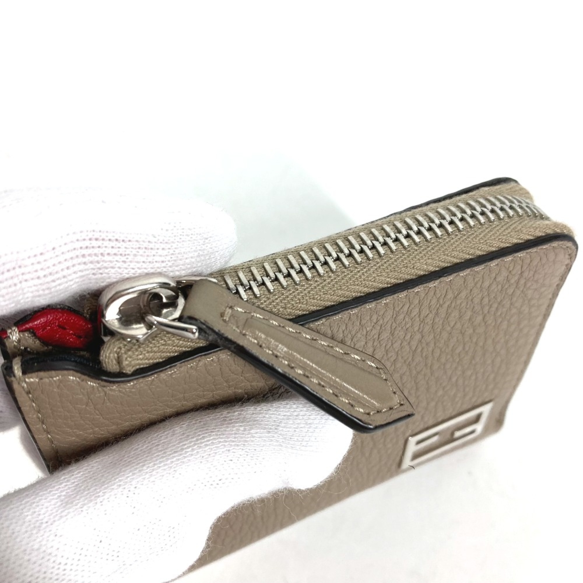 Fendi 7M0330 Fragment case Wallet Wallet Coin Compartment L-shaped zipper coin purse BeigeBased