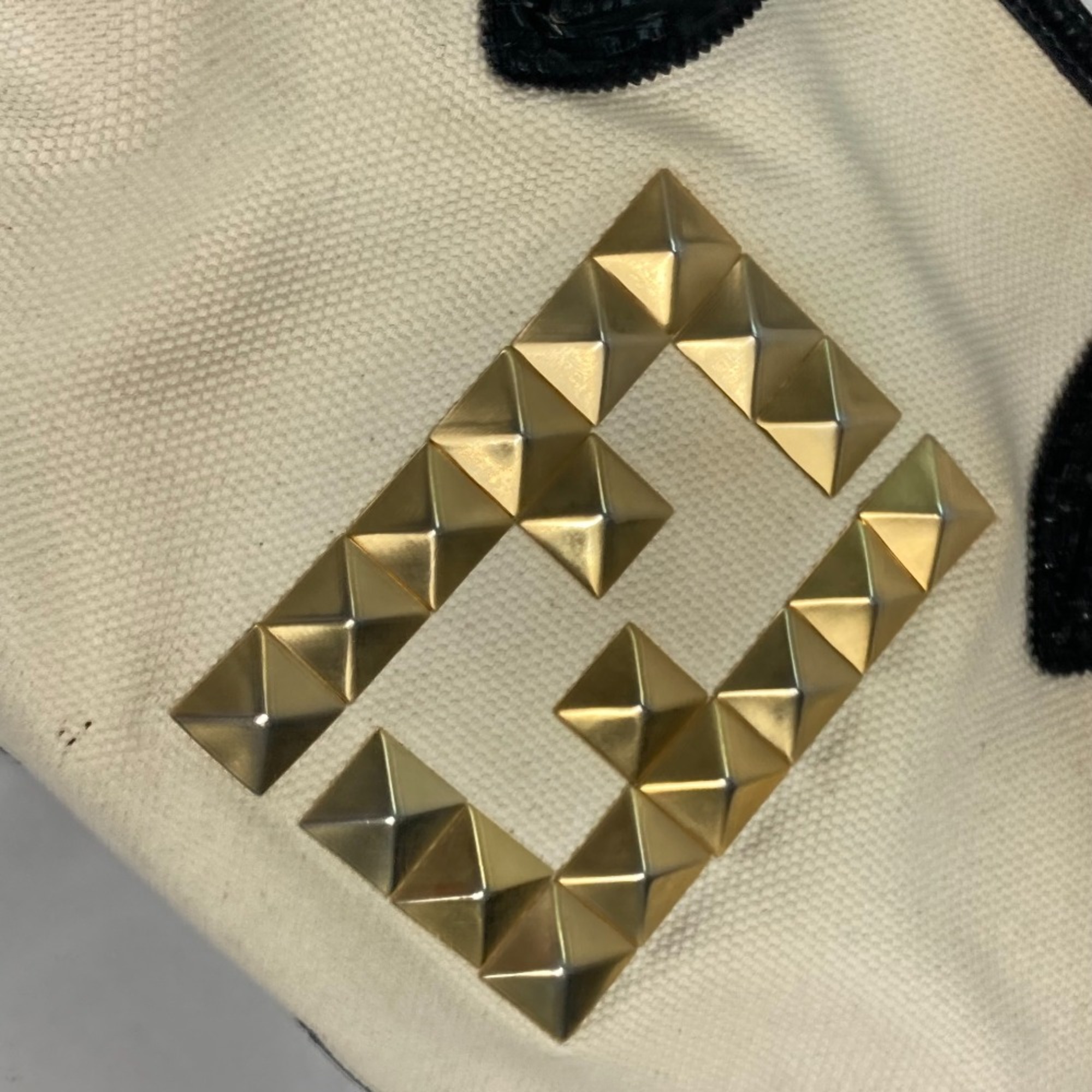 Fendi Studs logo shoulder bag Tote Bag White Black