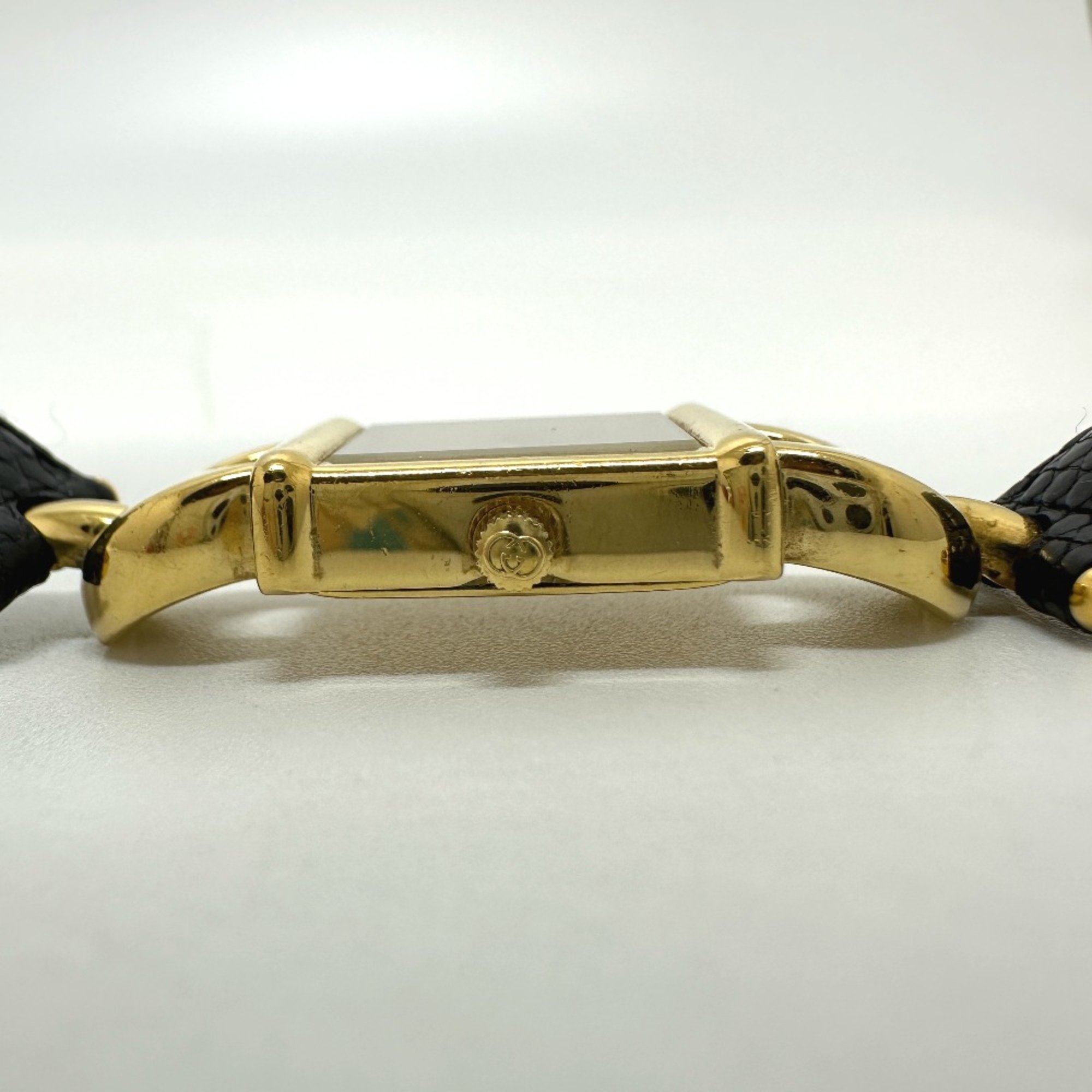 Gucci 1800L logo Wristwatch Gold