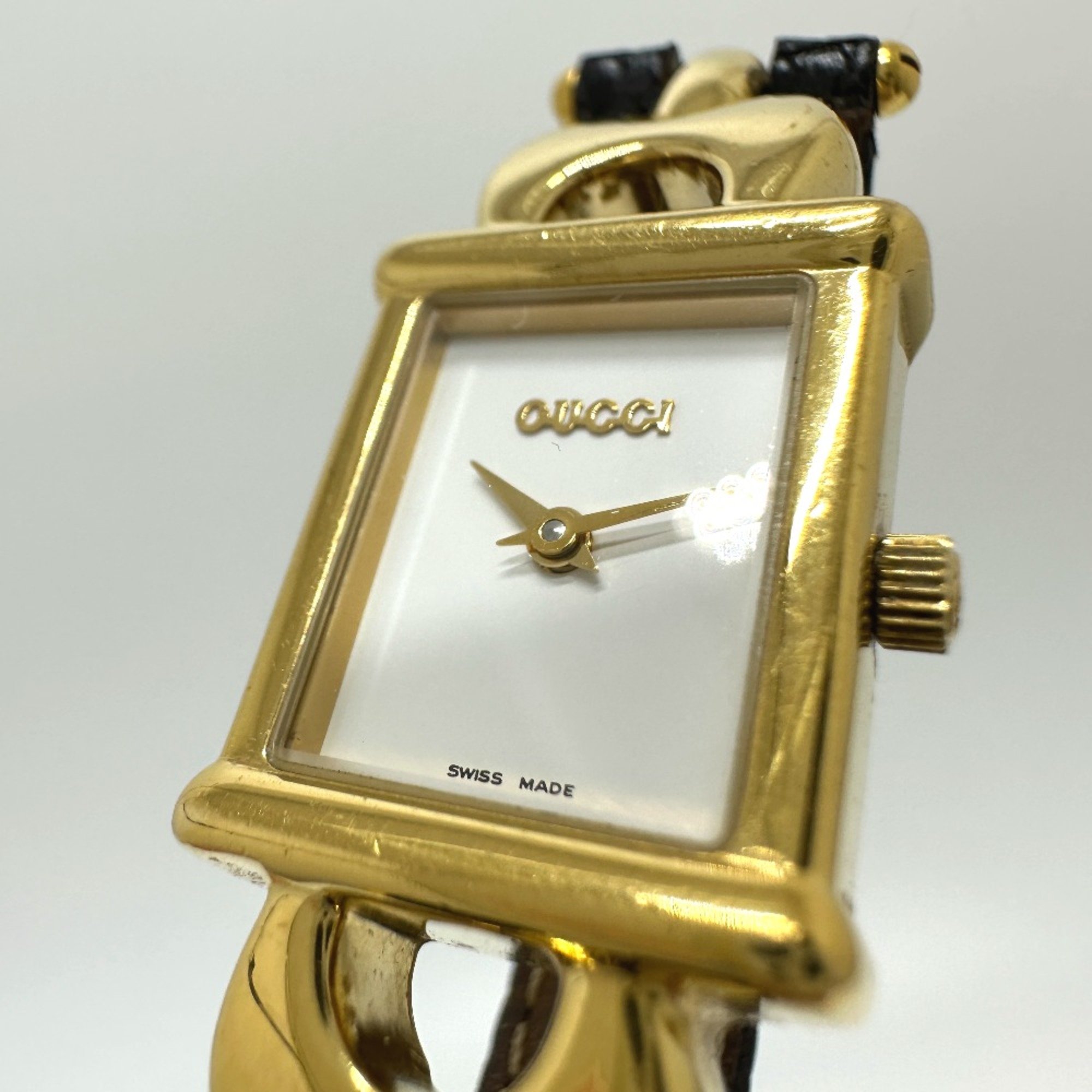 Gucci 1800L logo Wristwatch Gold