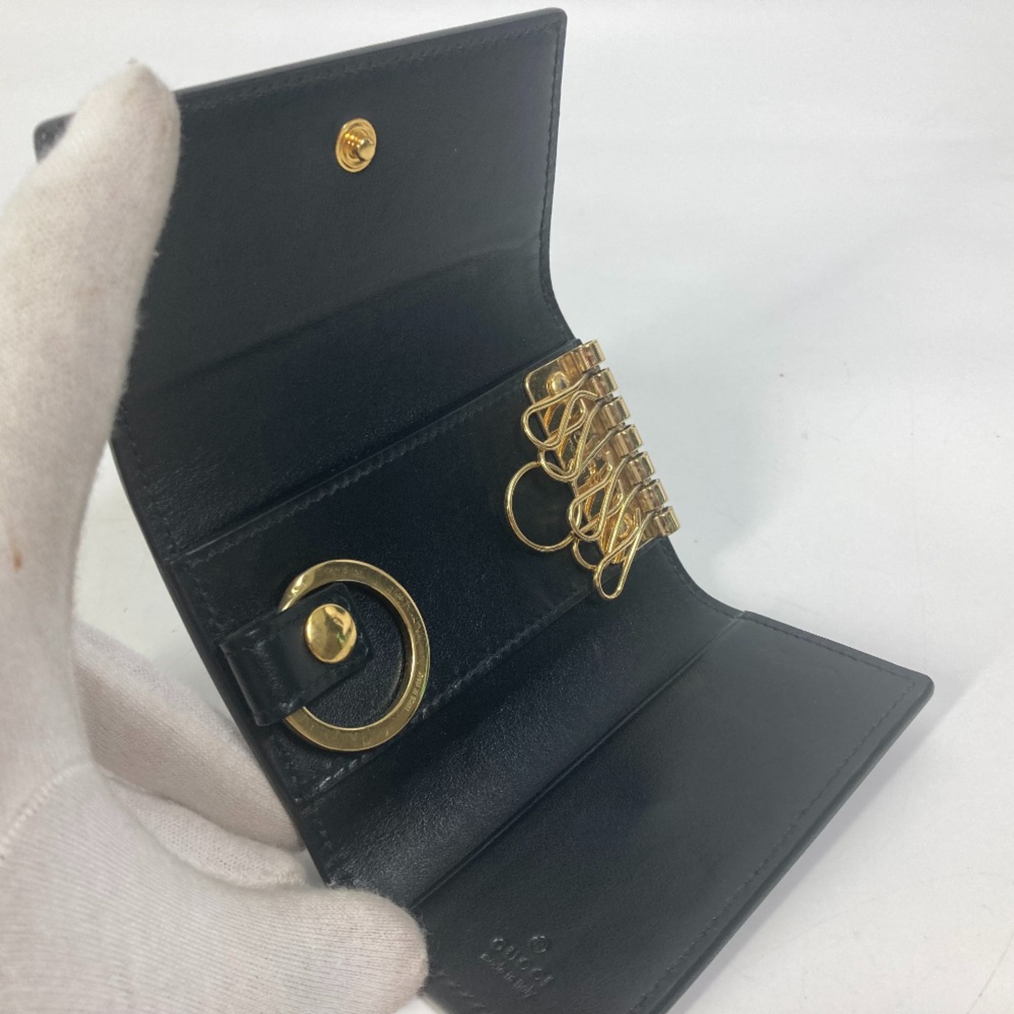 Gucci 547588 logo Key Case Black Gold