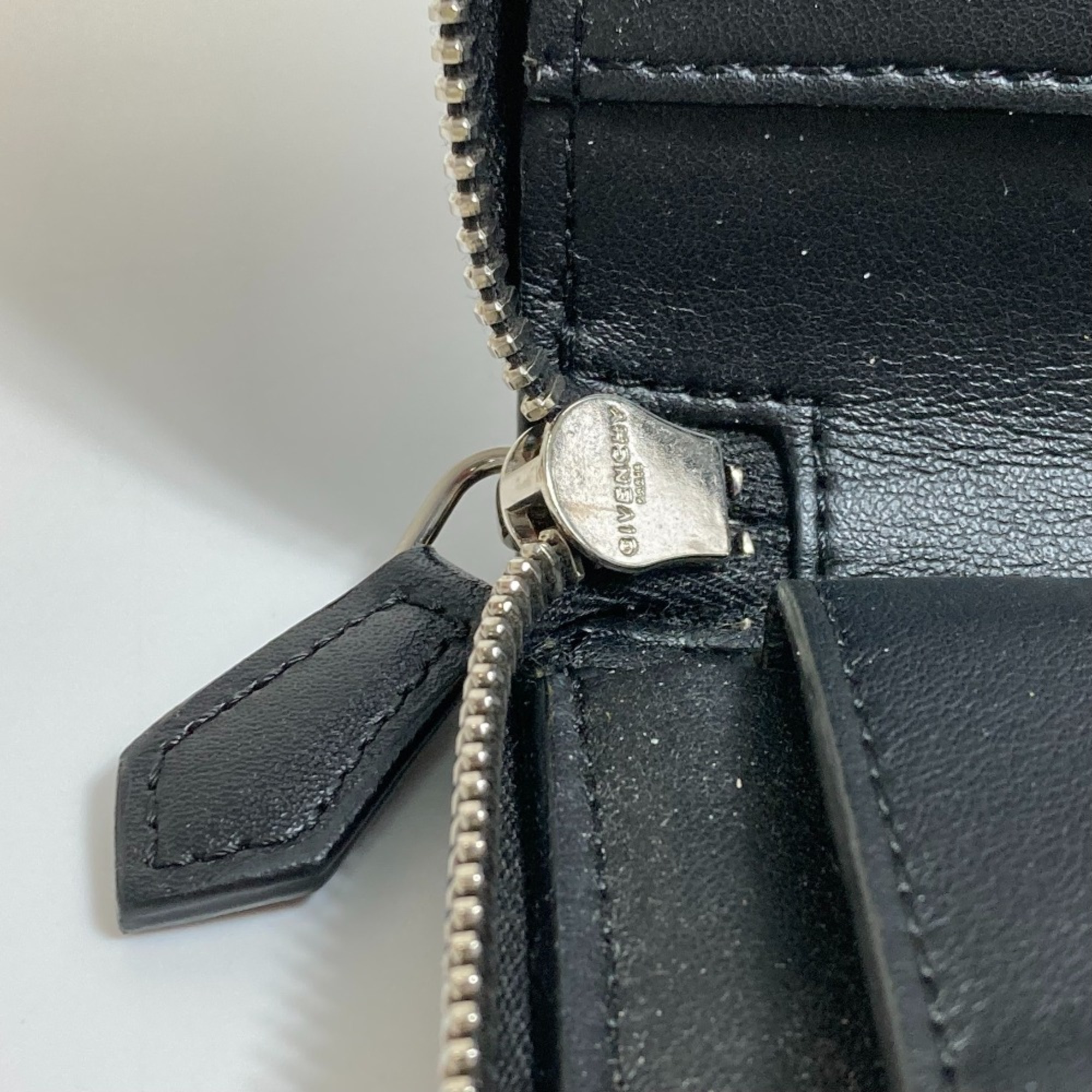 Givenchy I FEEL LOVE Zip Around Long Wallet Black