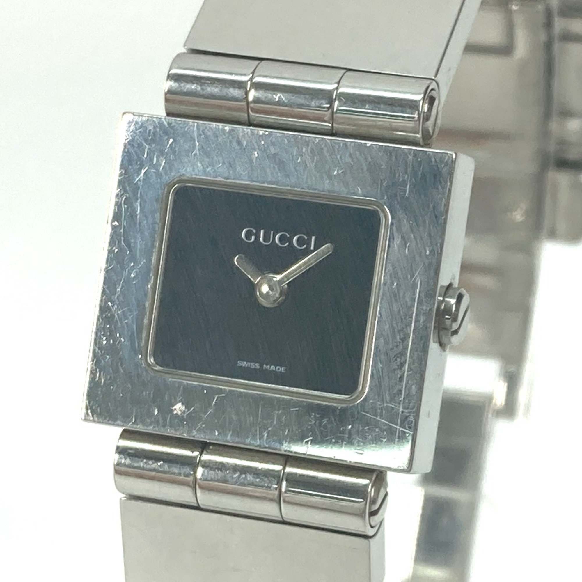 Gucci 600L Wristwatch Silver