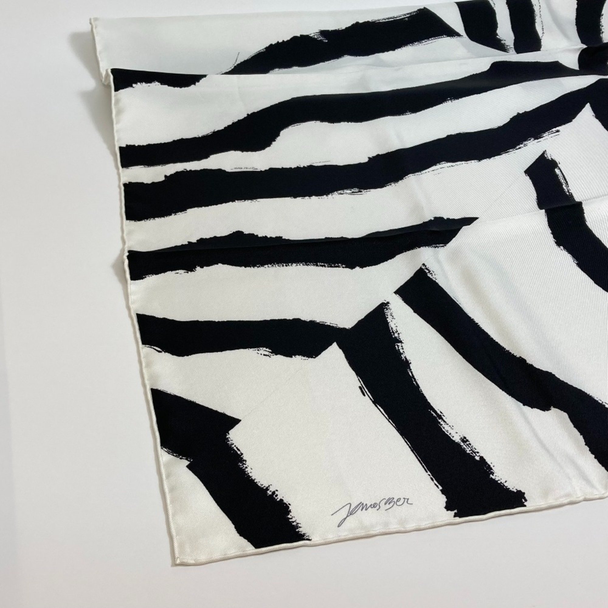 Hermes Rosace de Janos Ber Scarf White x Black