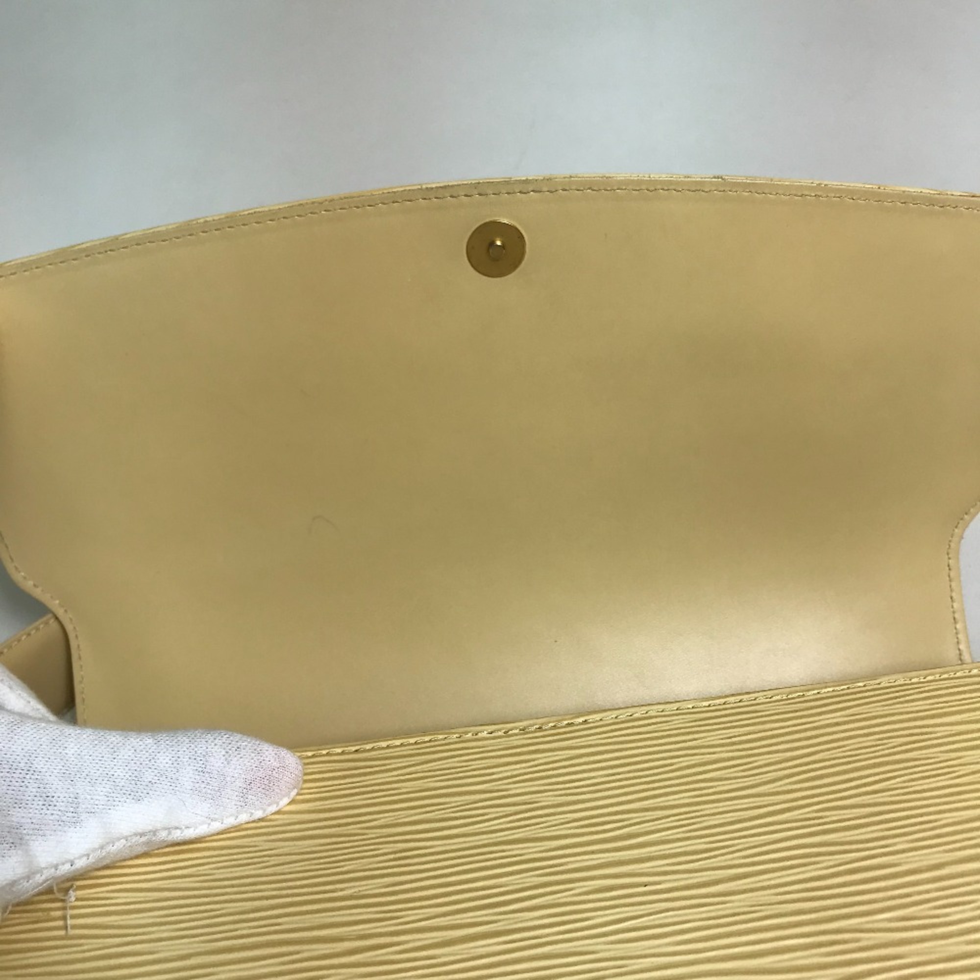 Louis Vuitton M5218A Epi bag shawl Shoulder Bag Vanille Light yellow