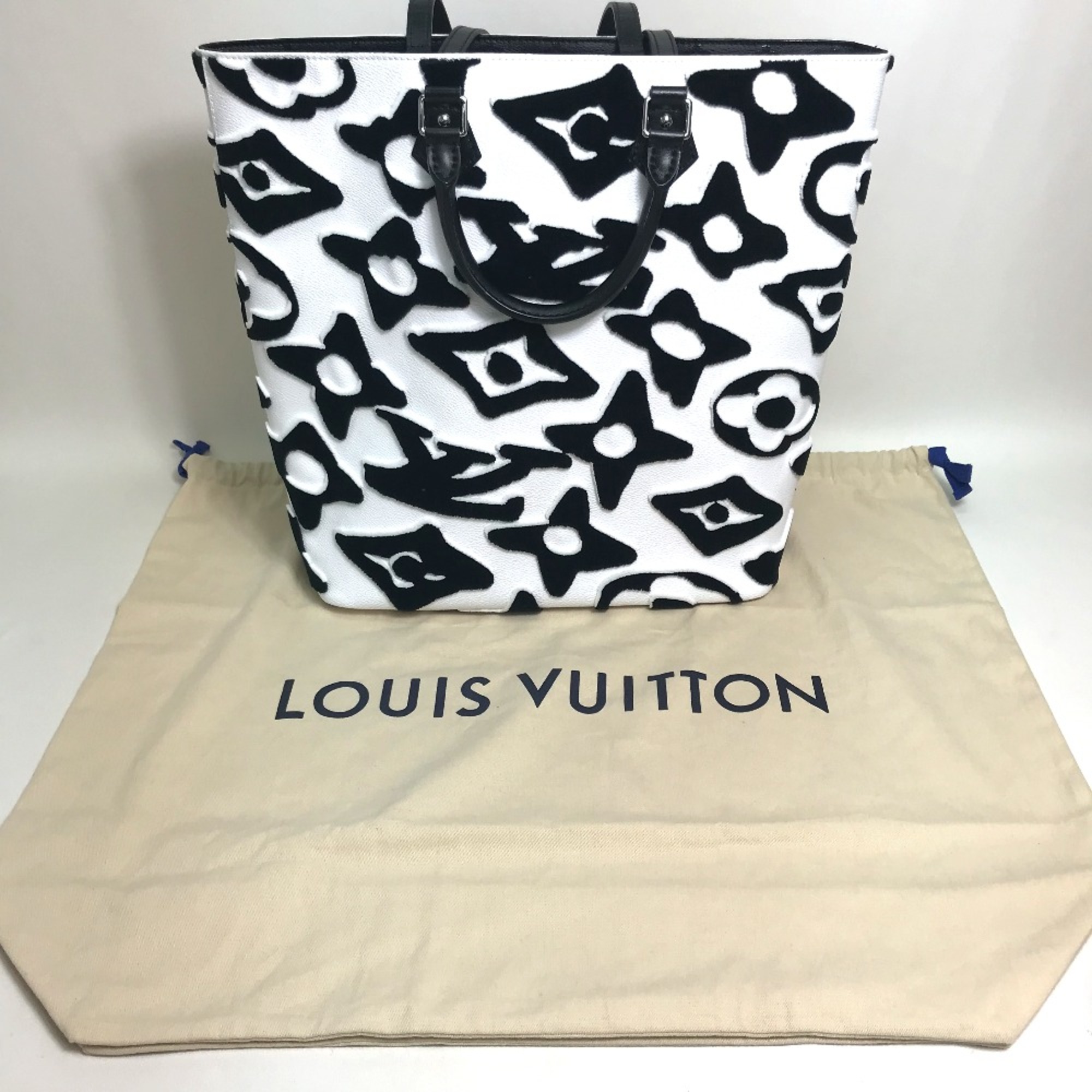 Louis Vuitton M45567 Tufted Monogram Bag Hand Bag Tote Bag White/Black