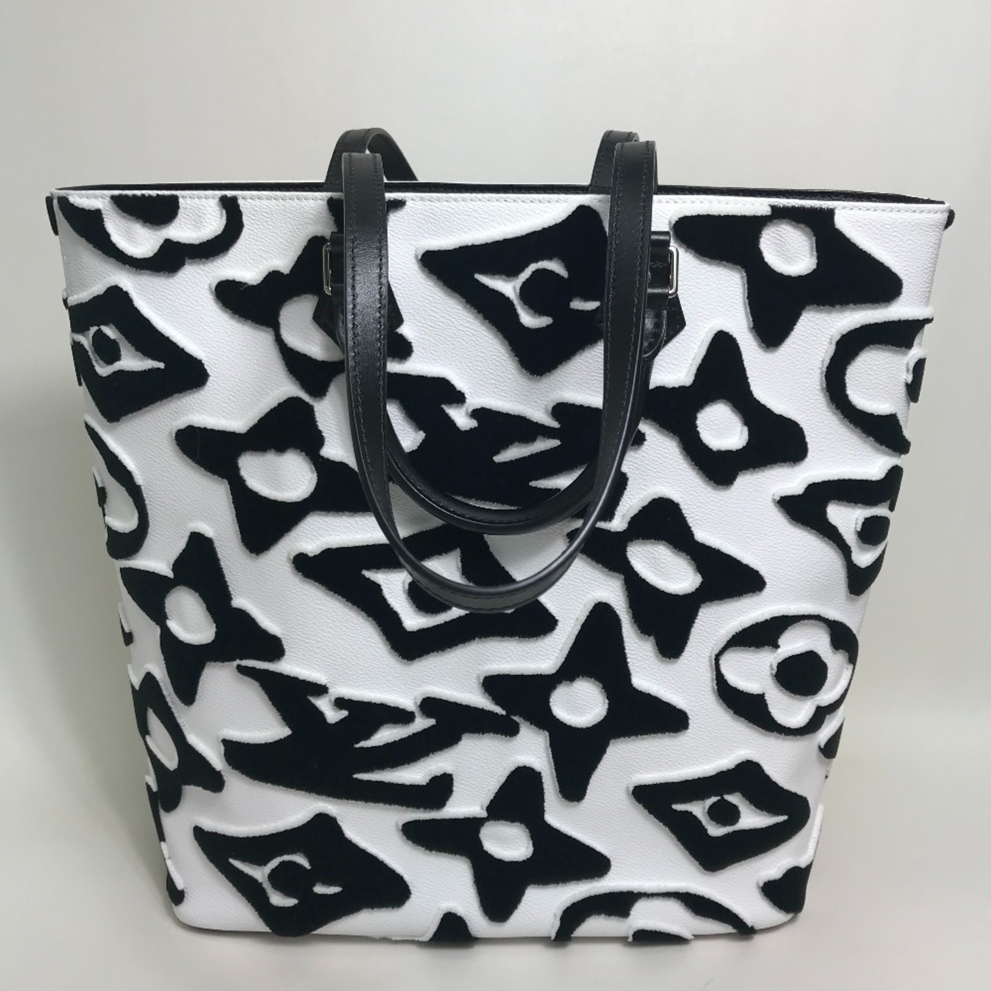 Louis Vuitton M45567 Tufted Monogram Bag Hand Bag Tote Bag White/Black