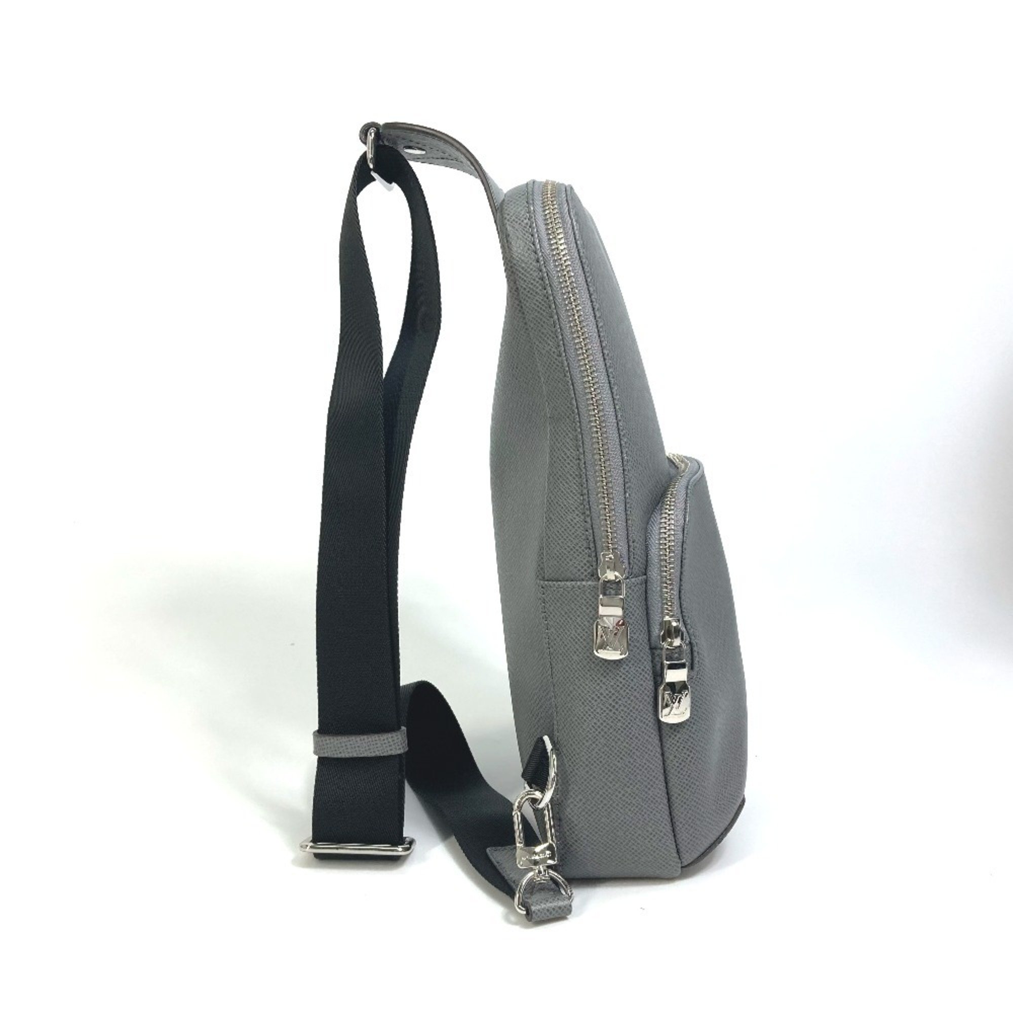 Louis Vuitton M30801 Taiga Bag Shoulder Bag Gris gray