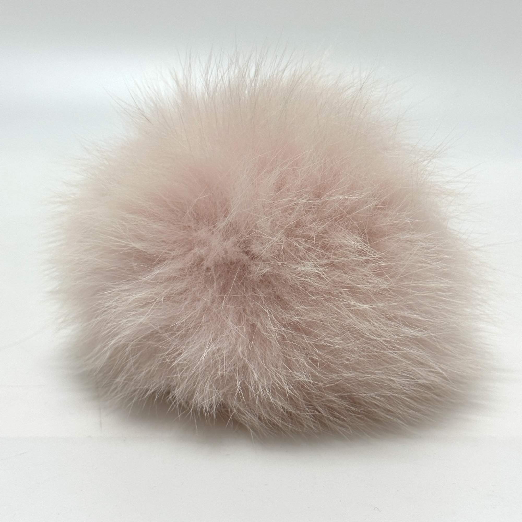 Louis Vuitton M67371 Fluffy Bag Charm charm pink