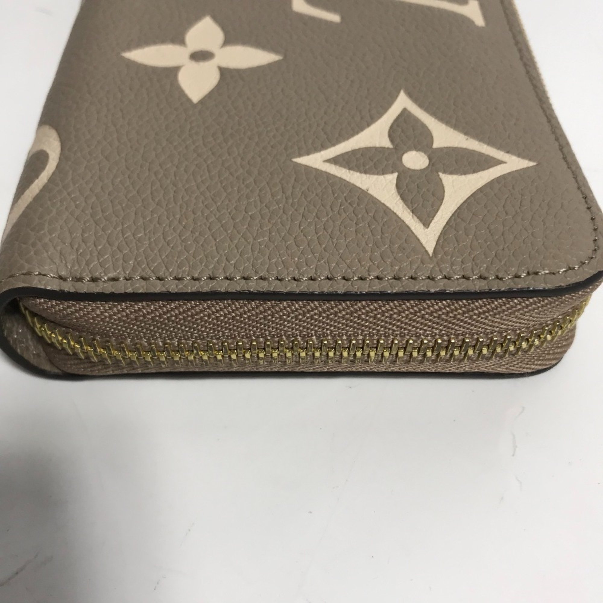 Louis Vuitton M69794 MonogramEmpreinte Zip Around Long Wallet Turtrail claims Beige