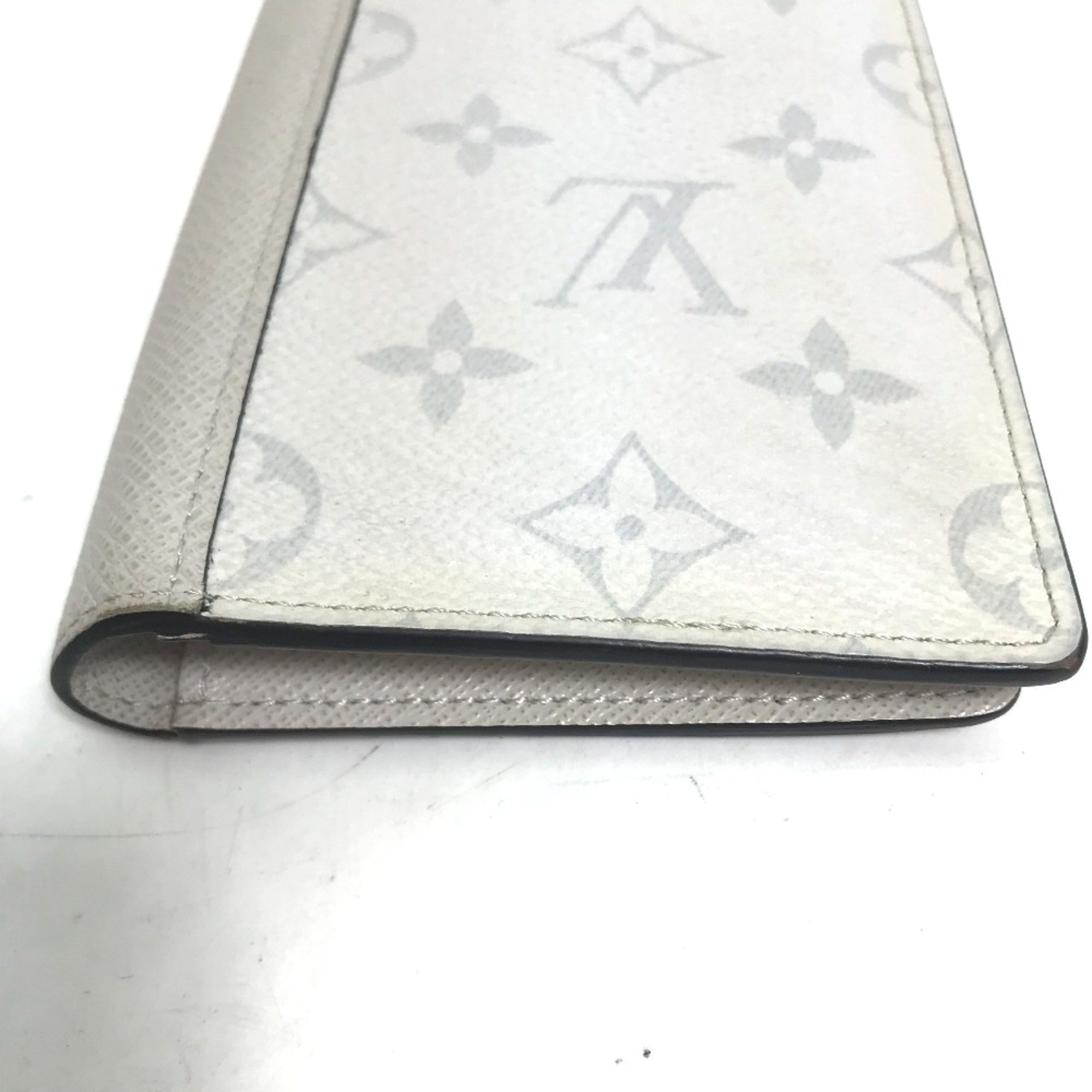 Louis Vuitton M30298 Taigalama Two fold Long Wallet White