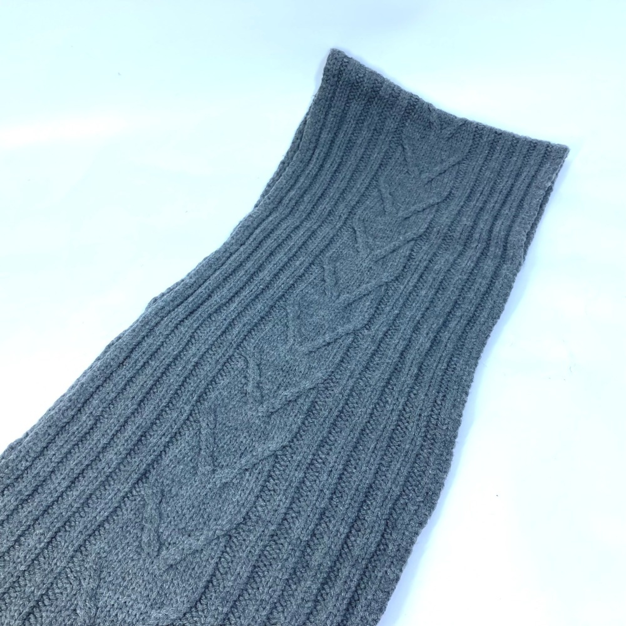 Louis Vuitton M75369 Scarf gray