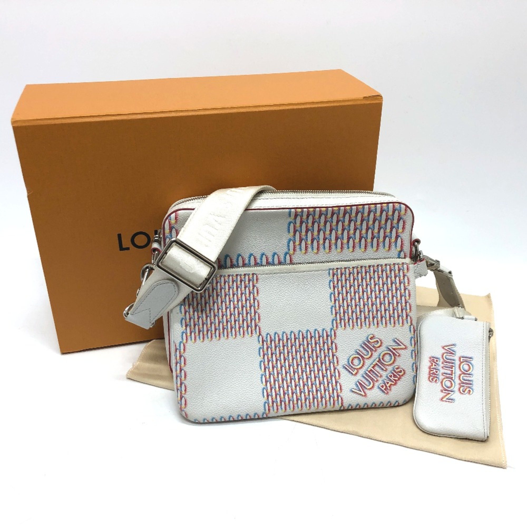 Louis Vuitton M20665 damier giant spray Bag Shoulder Bag Blanc White SilverHardware