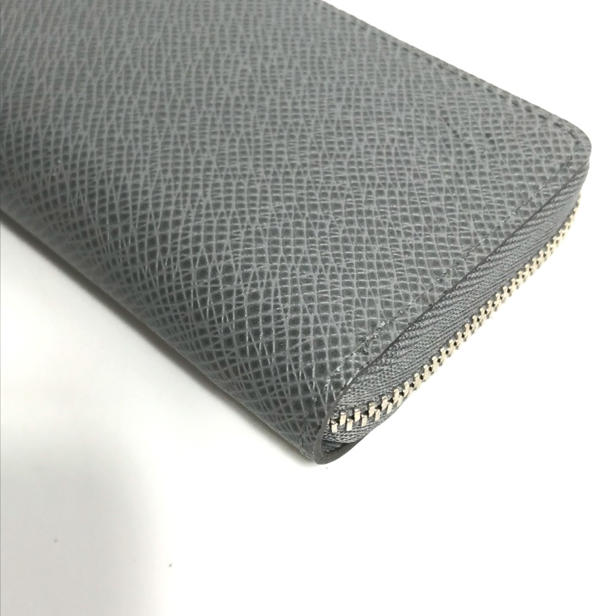 Louis Vuitton M32617 Taiga Coin Compartment Wallet coin purse Gracie gray