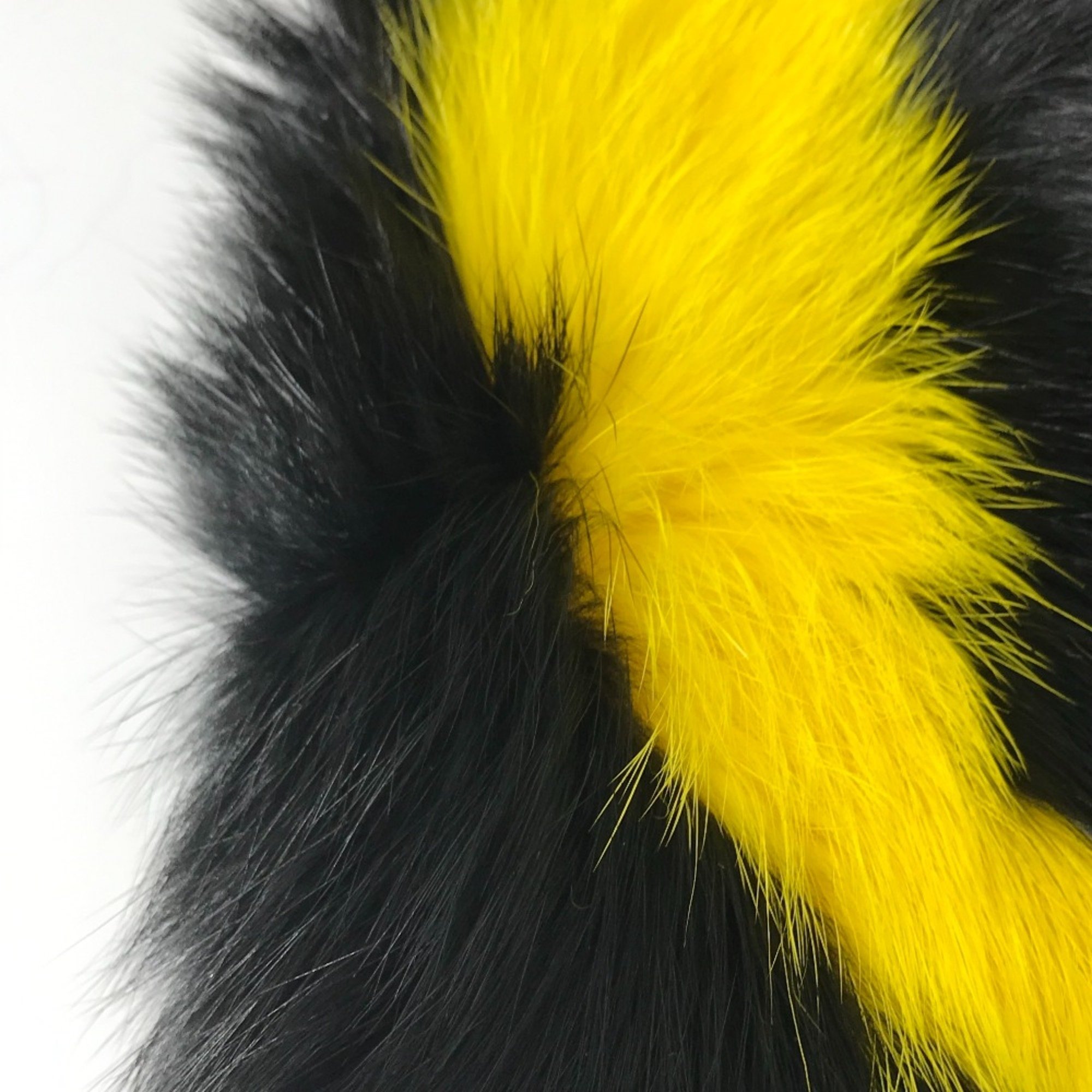 Louis Vuitton M71216 Logo Bicolor Tippet fur Scarf Black yellow