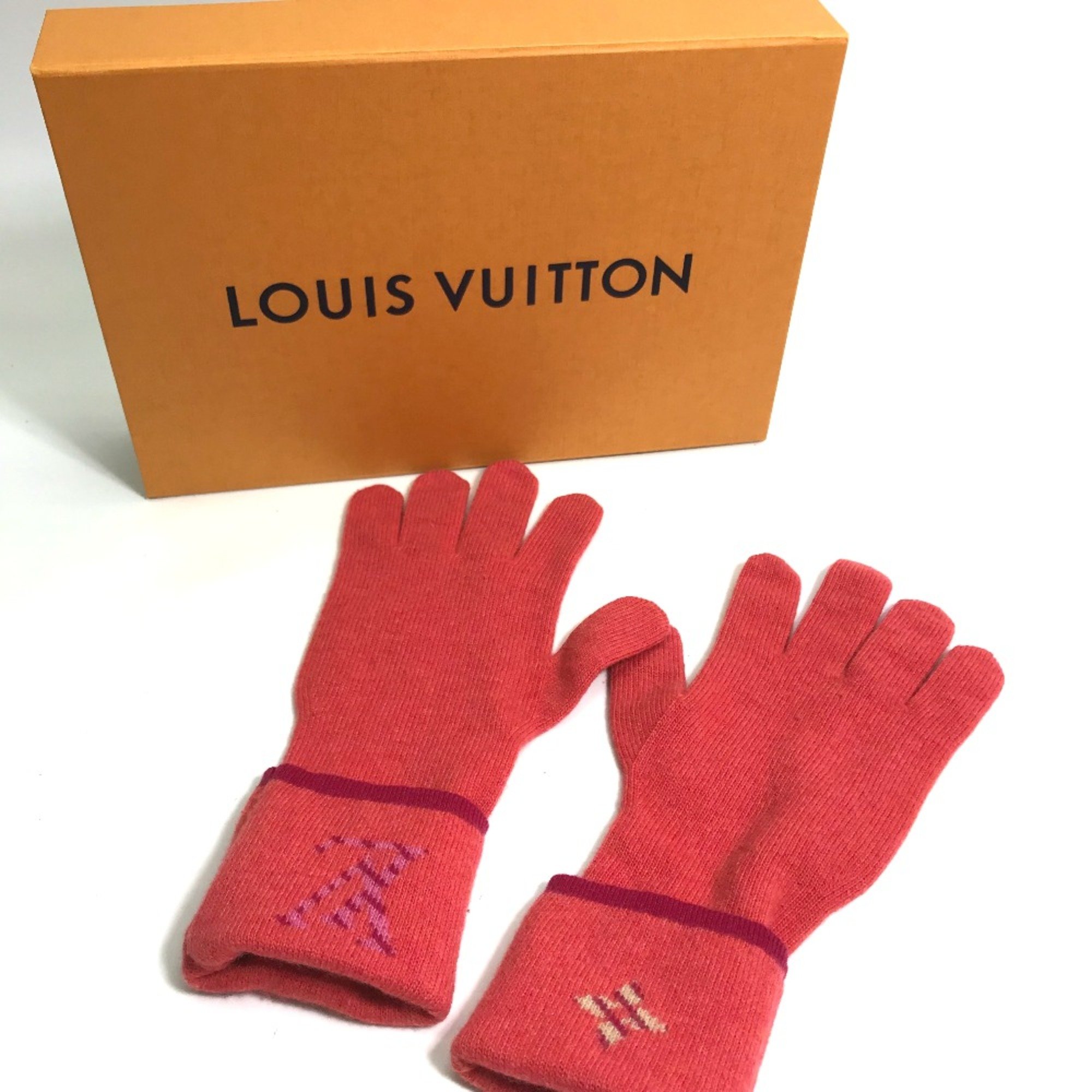 Louis Vuitton M70838 gloves LV logo gloves RedBased pink