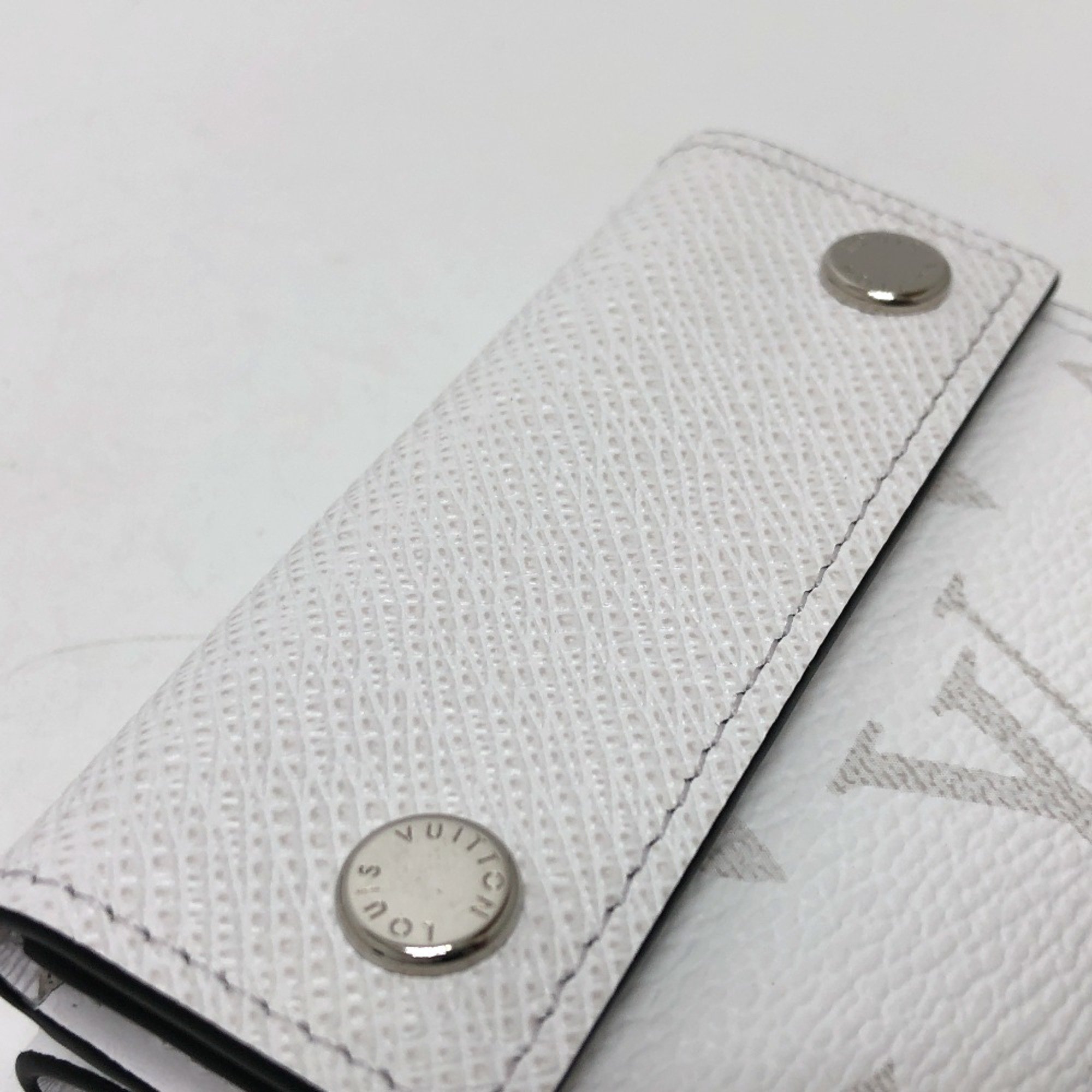 Louis Vuitton M30899 Taigarama Monogram Wallet CompactWallet Trifold wallet White SilverHardware