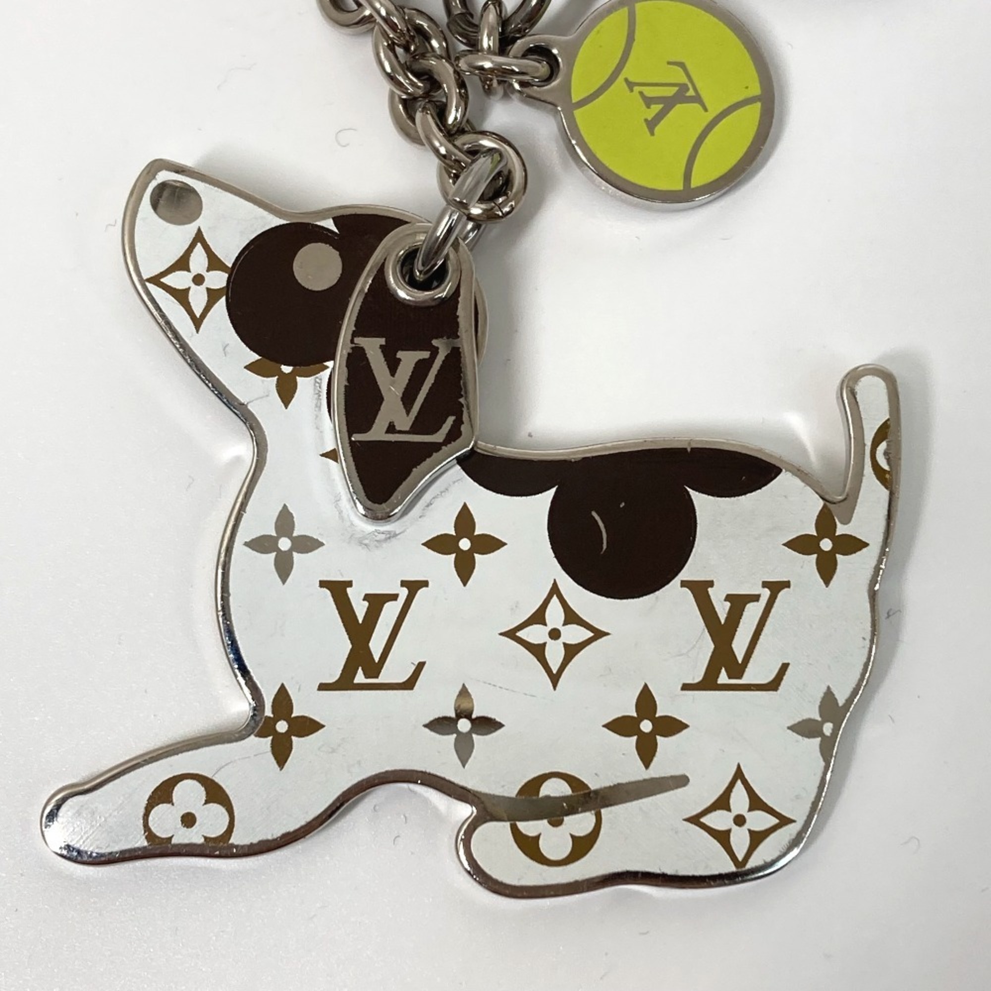 Louis Vuitton M00747 Animal Dog DOG Monogram Charm Key Holder White Silver