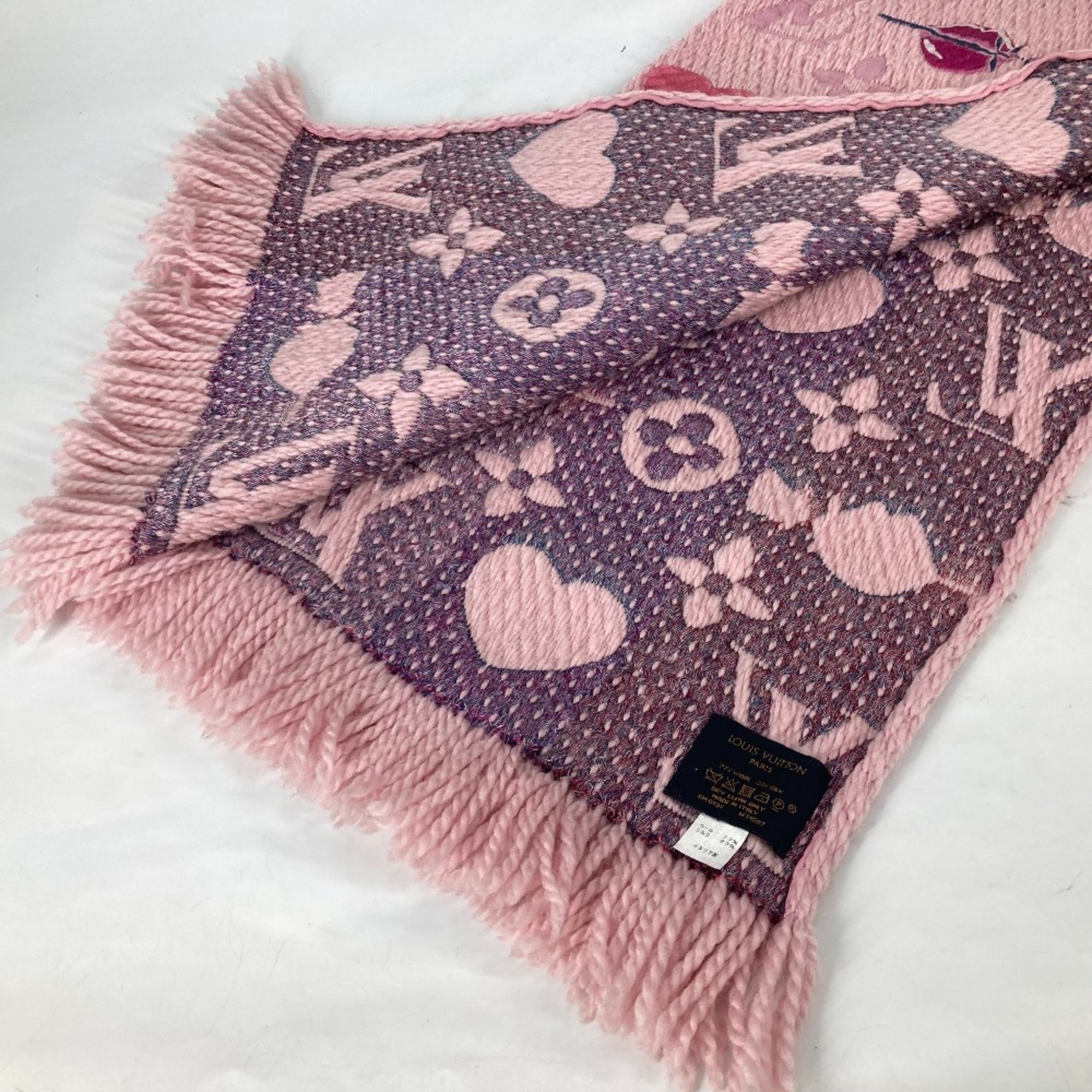 Louis Vuitton M71587 heart lip lips fringe Scarf pink Red