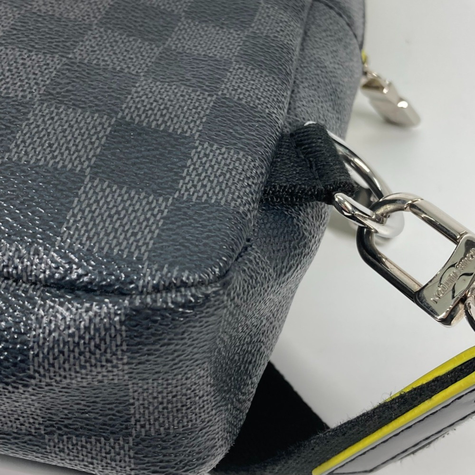 Louis Vuitton N42424 Damier Graphite cross body bag bag Shoulder Bag Black yellow