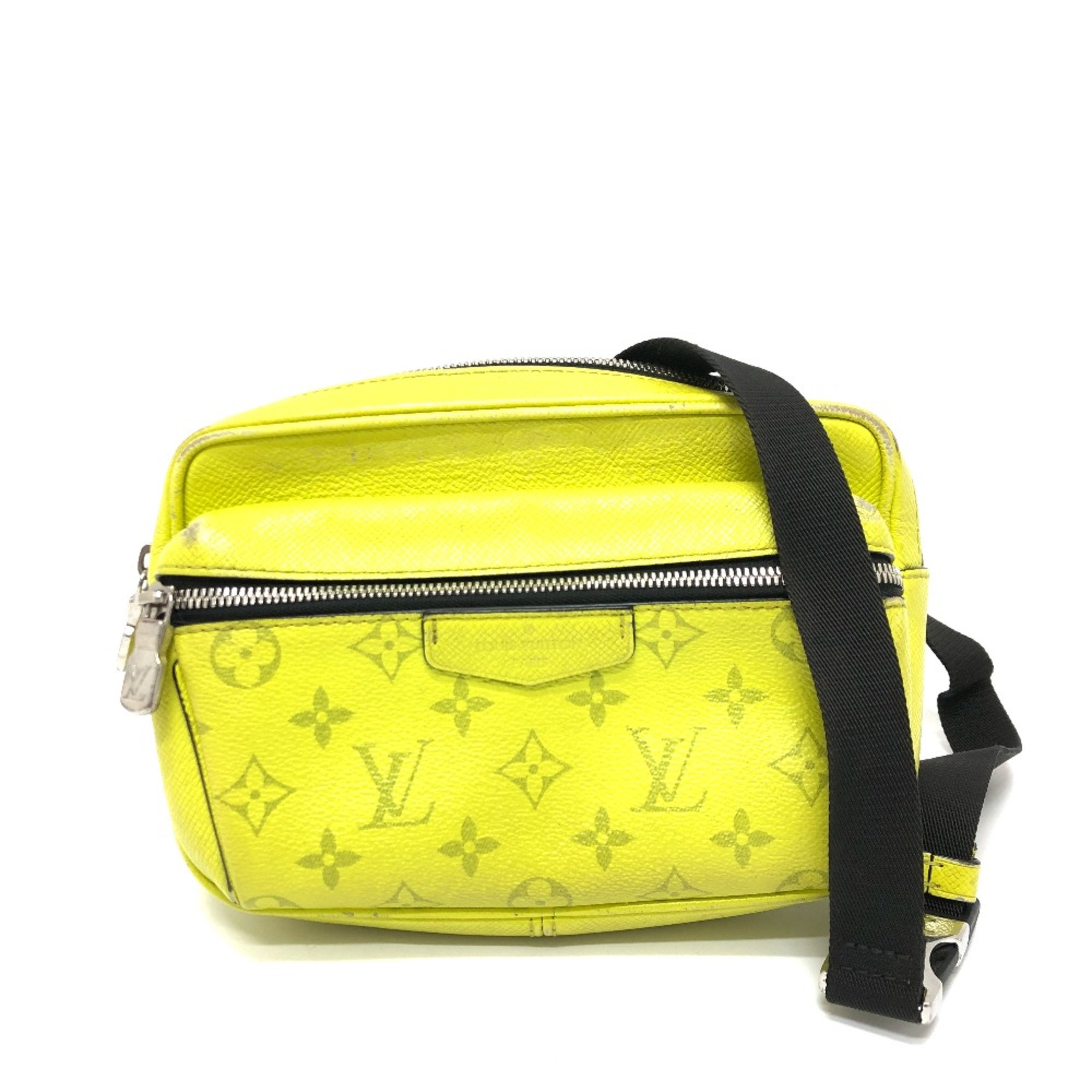 Louis Vuitton M30239 Taigalama Messenger bag body bag yellow Black/SilverHardware