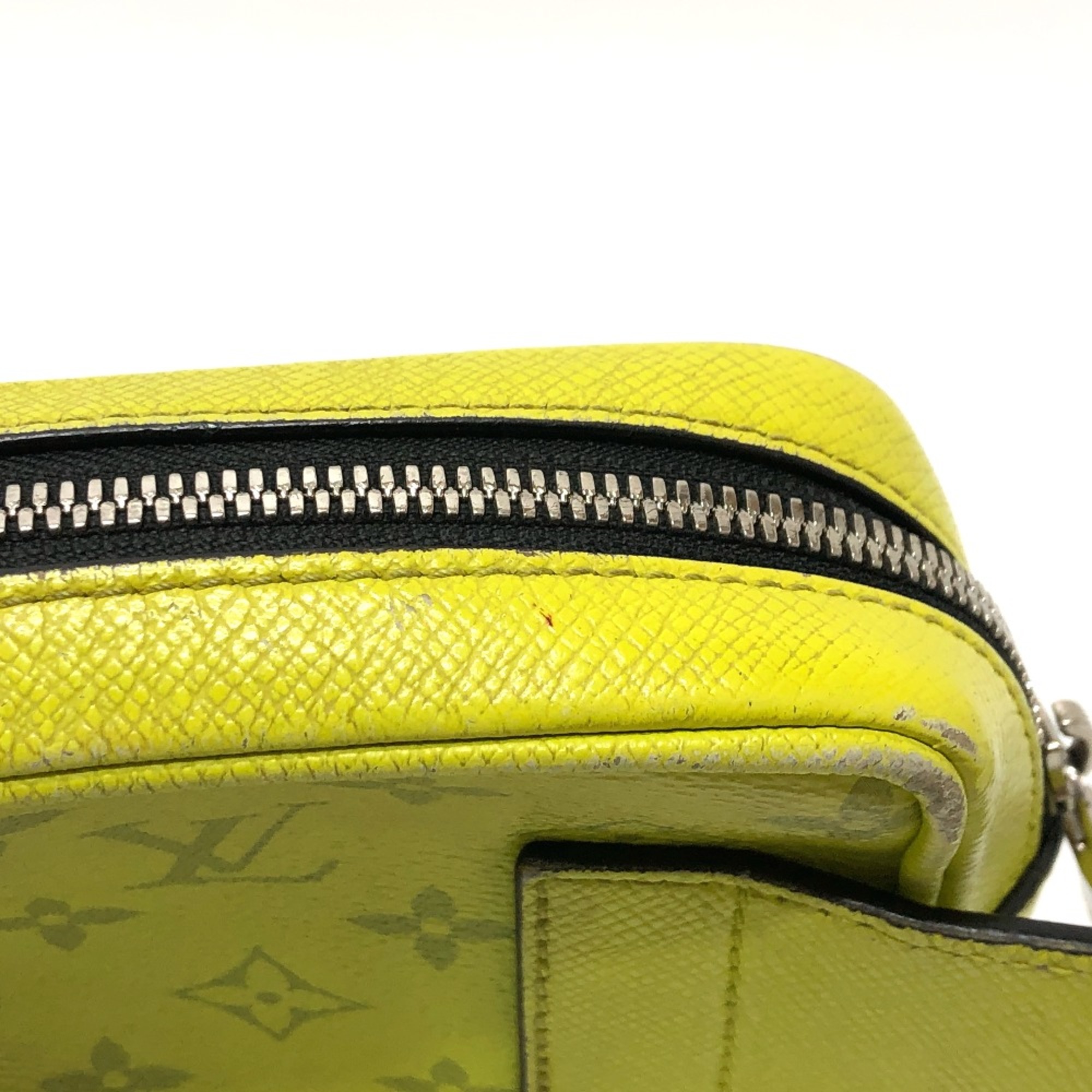 Louis Vuitton M30239 Taigalama Messenger bag body bag yellow Black/SilverHardware